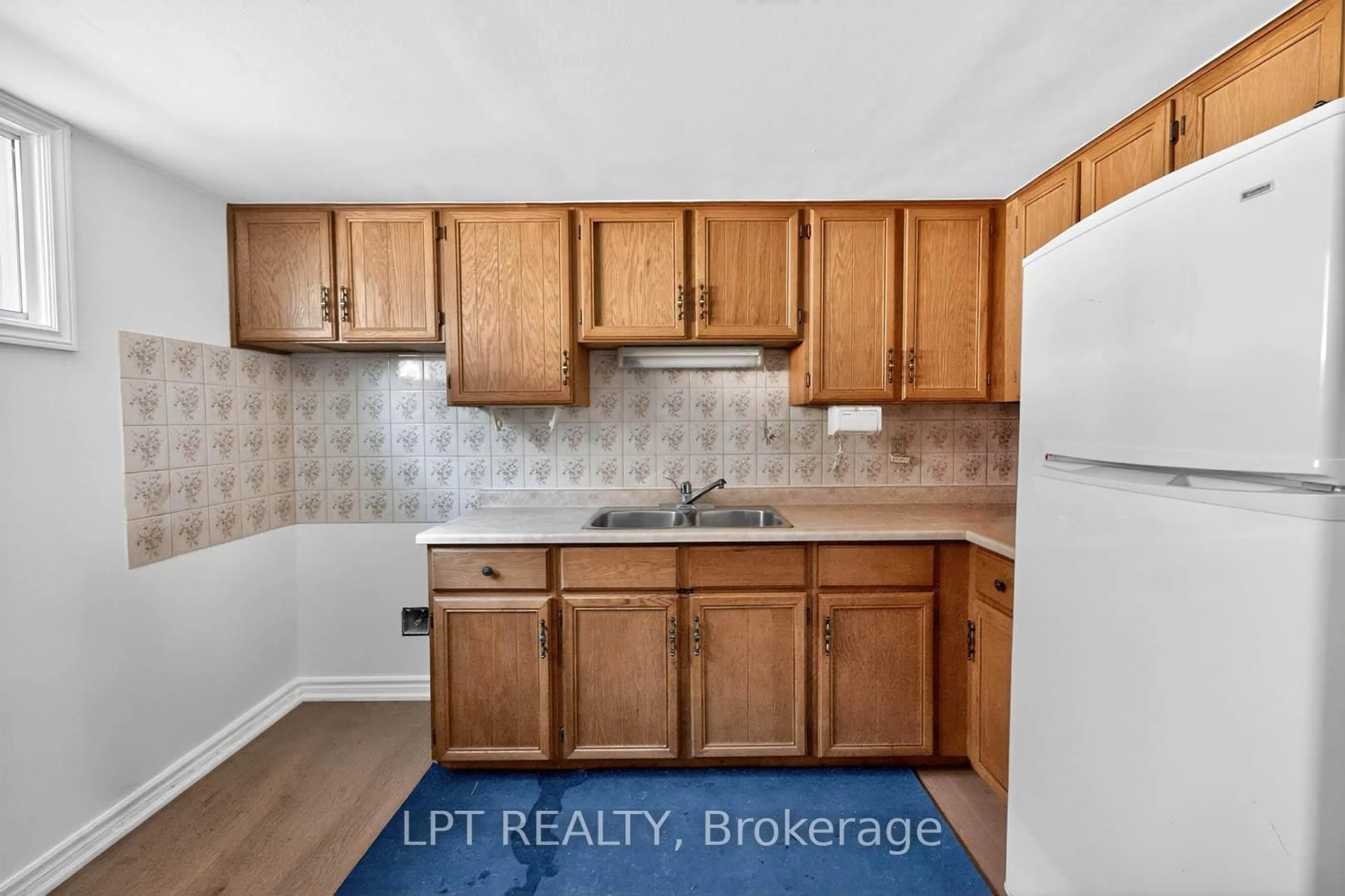 trreb/IMG-E13482630_3d11dcd5-de15-4bed-a210-01c12d1f123b-l.jpg