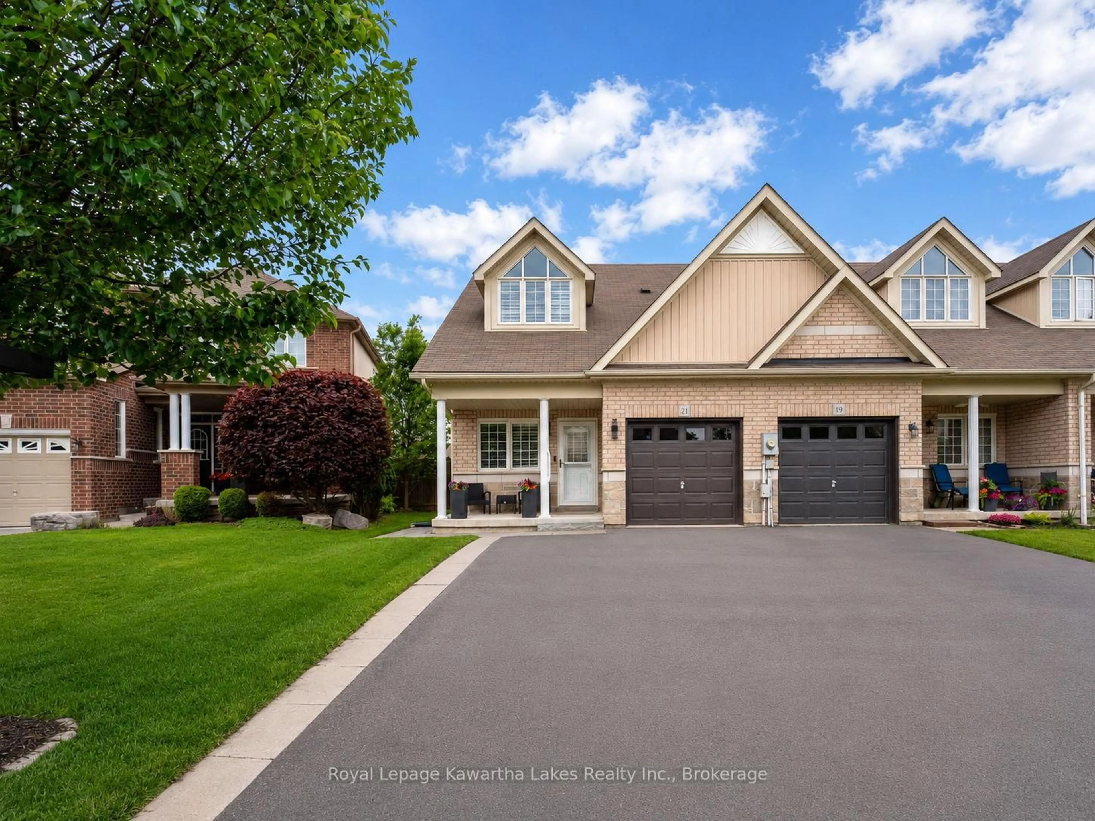 Home with vinyl exterior material, street for 21 Vetzal Crt, Clarington Ontario L1E 0H3