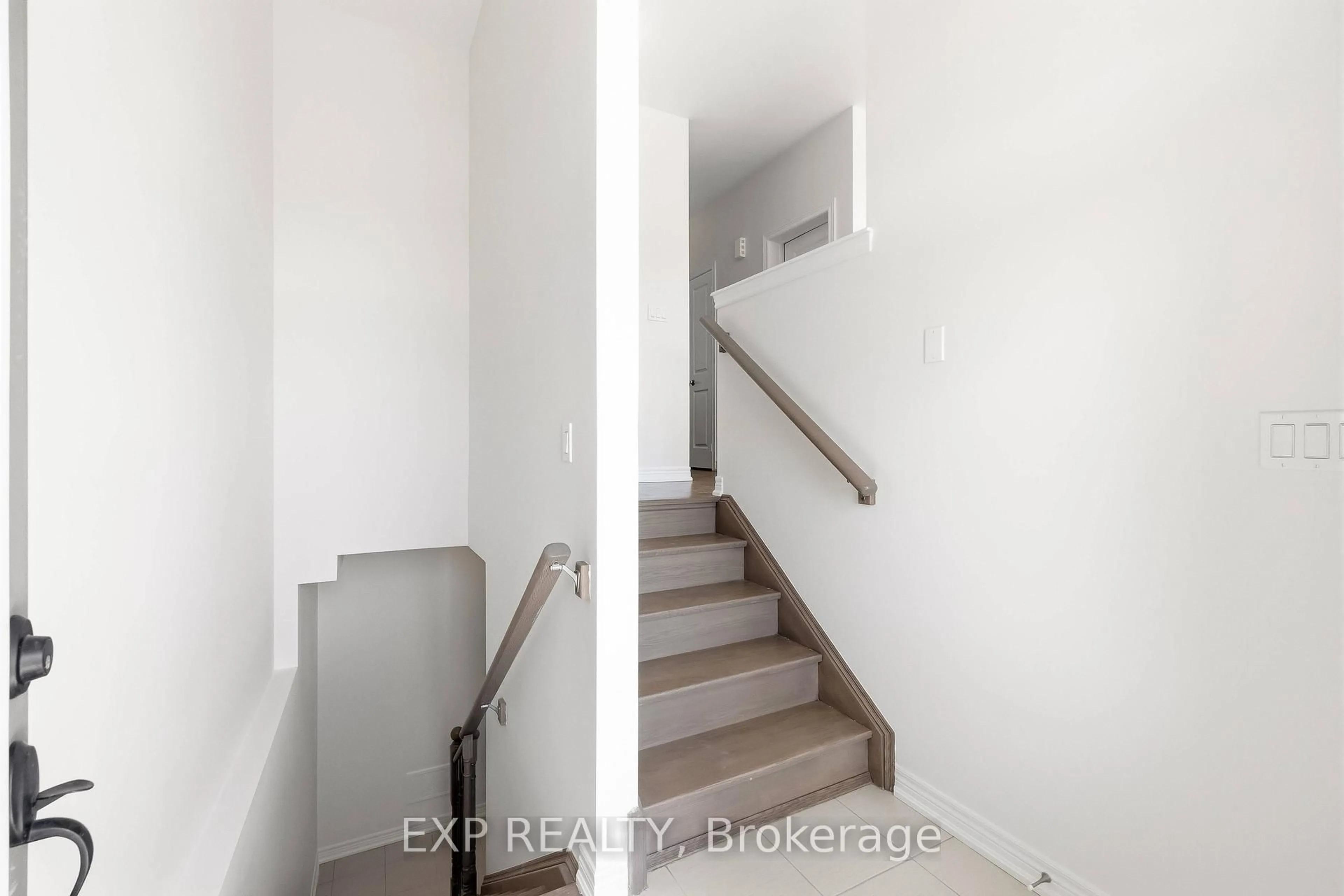 Stairs for 2964 Peter Matthews Dr, Pickering Ontario L1X 0R7