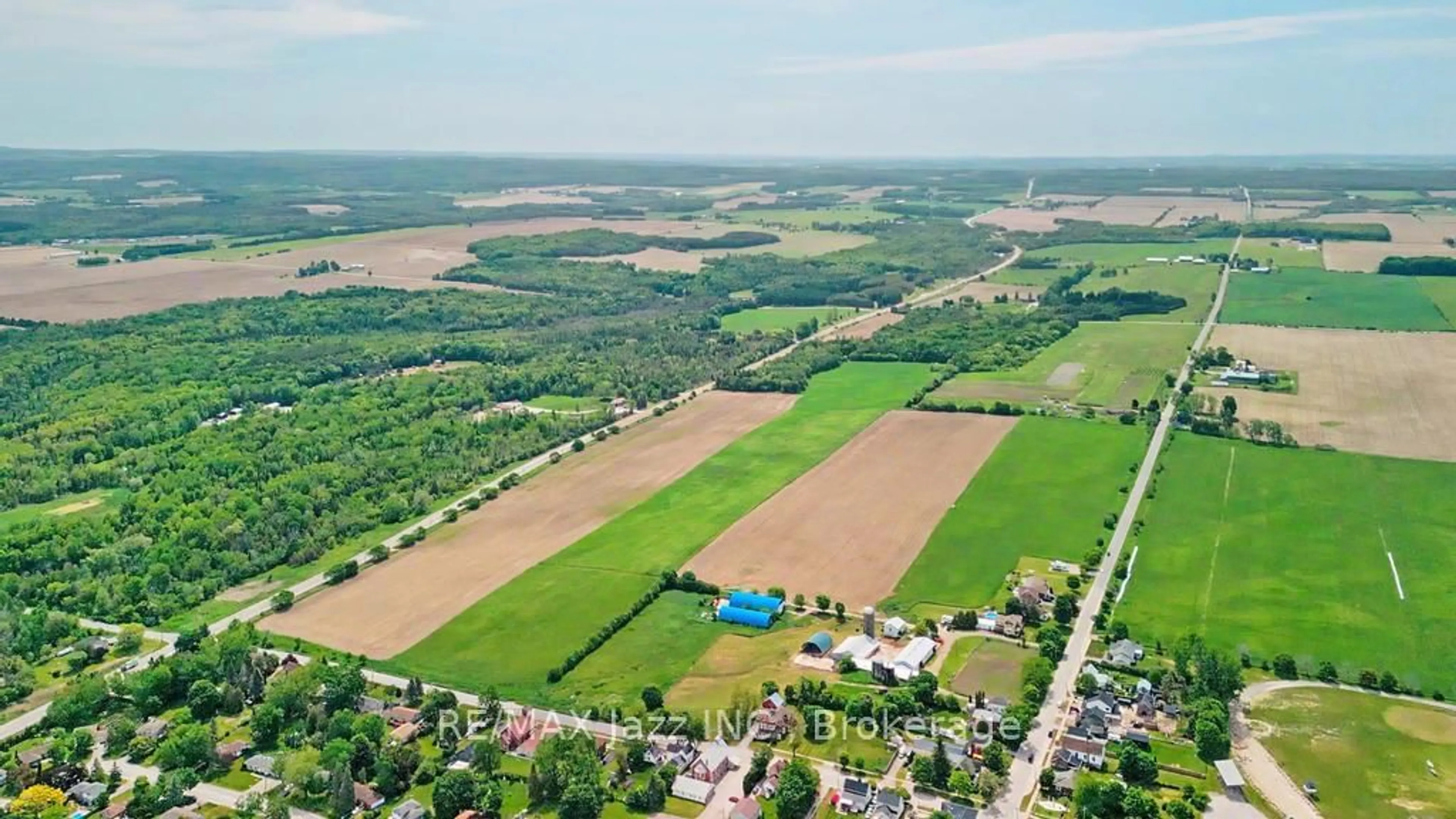A pic from outside/outdoor area/front of a property/back of a property/a pic from drone, unknown for 14360 Old Scugog Rd, Scugog Ontario L0B 1B0