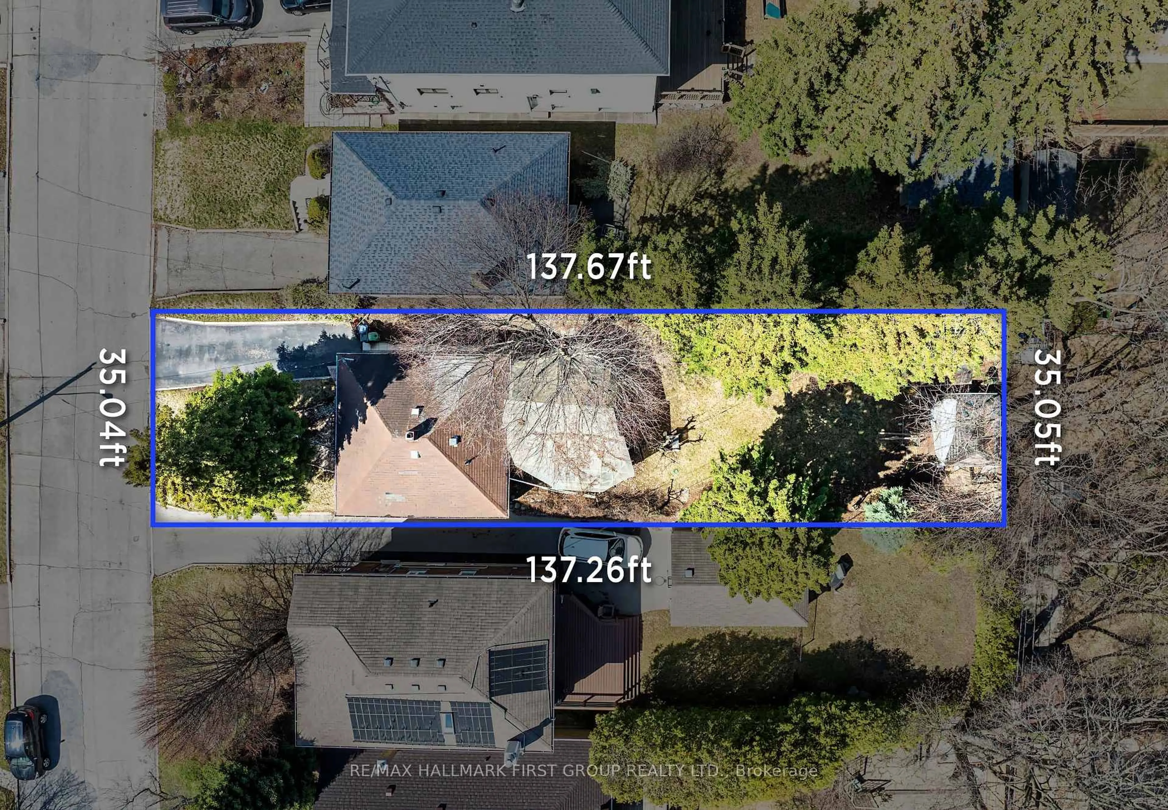 A pic from outside/outdoor area/front of a property/back of a property/a pic from drone, street for 99 Eastville Ave, Toronto Ontario M1M 2N8
