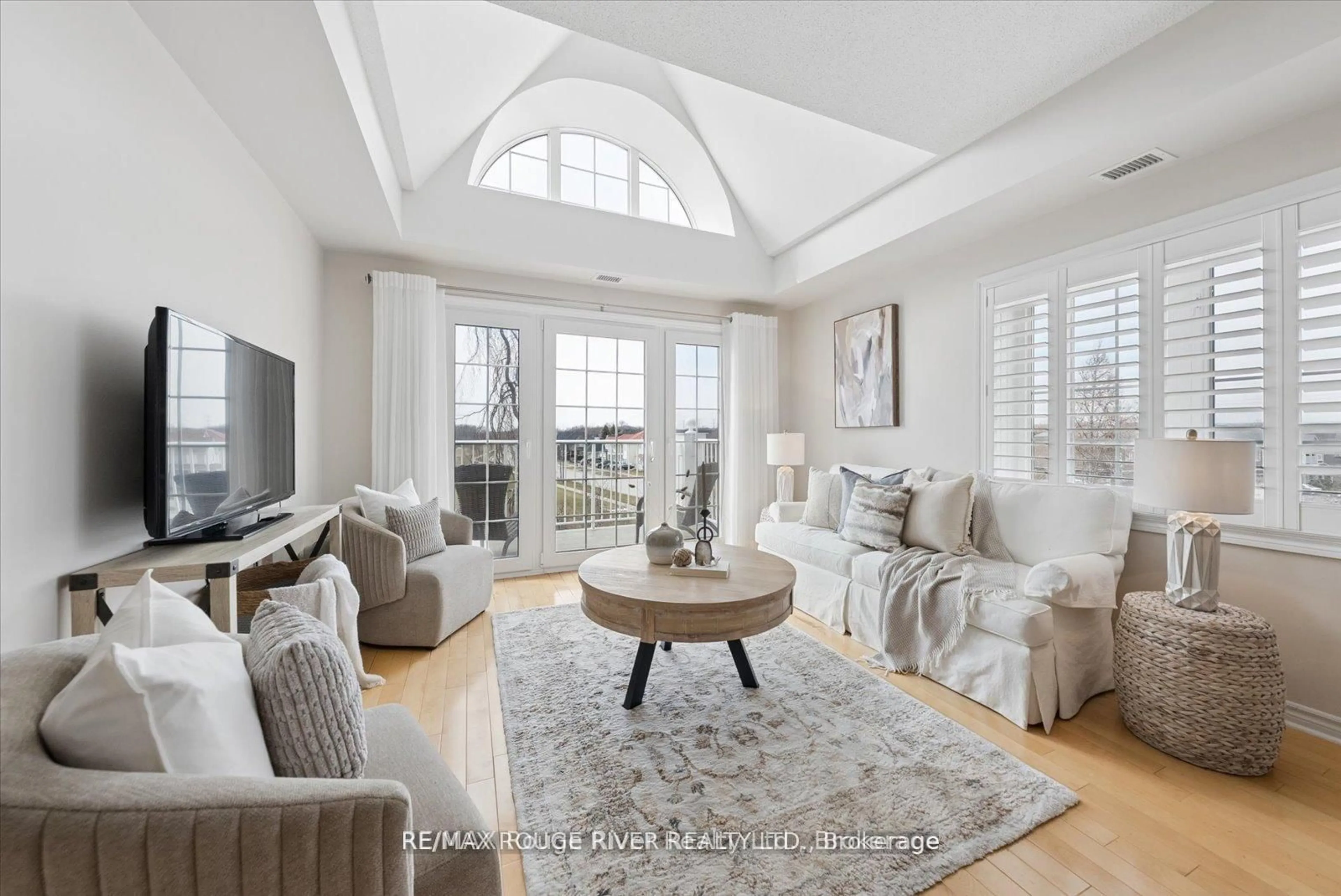 Living room with furniture, unknown for 395 Lakebreeze Dr #306, Clarington Ontario L1B 0A5
