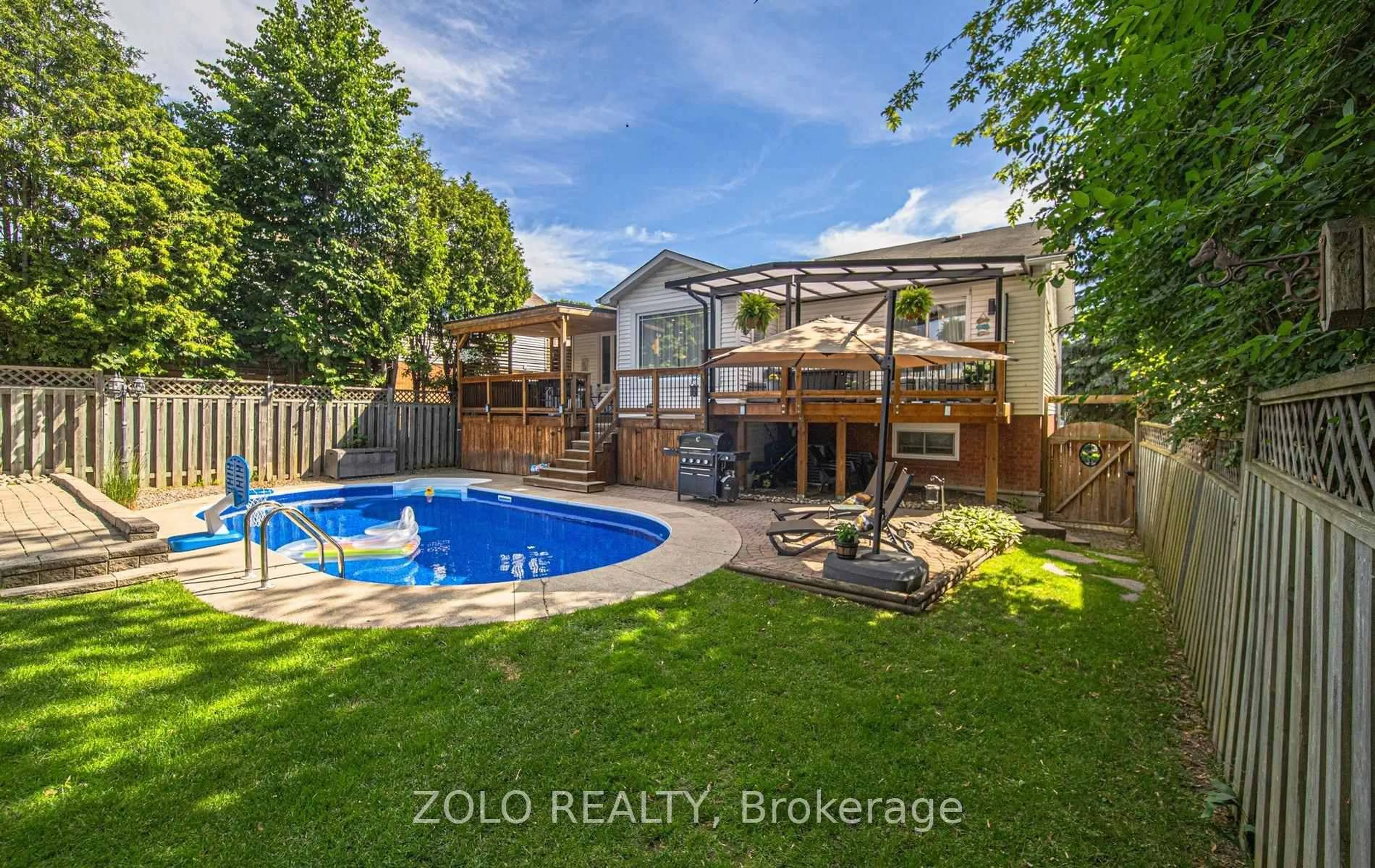 A pic from outside/outdoor area/front of a property/back of a property/a pic from drone, water/lake/river/ocean view for 6 Foster Creek Dr, Clarington Ontario L1B 1E6