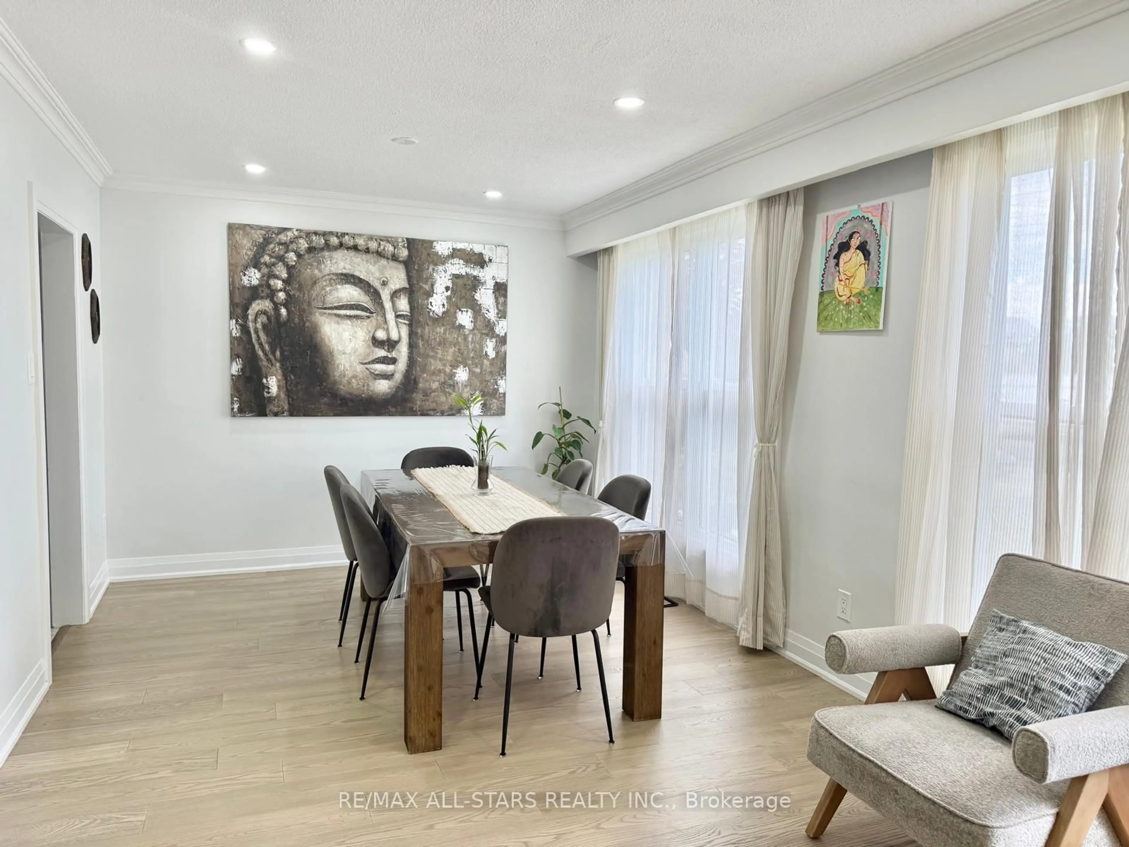 Dining room, wood/laminate floor for 1554 Warden Ave, Toronto Ontario M1R 2T1