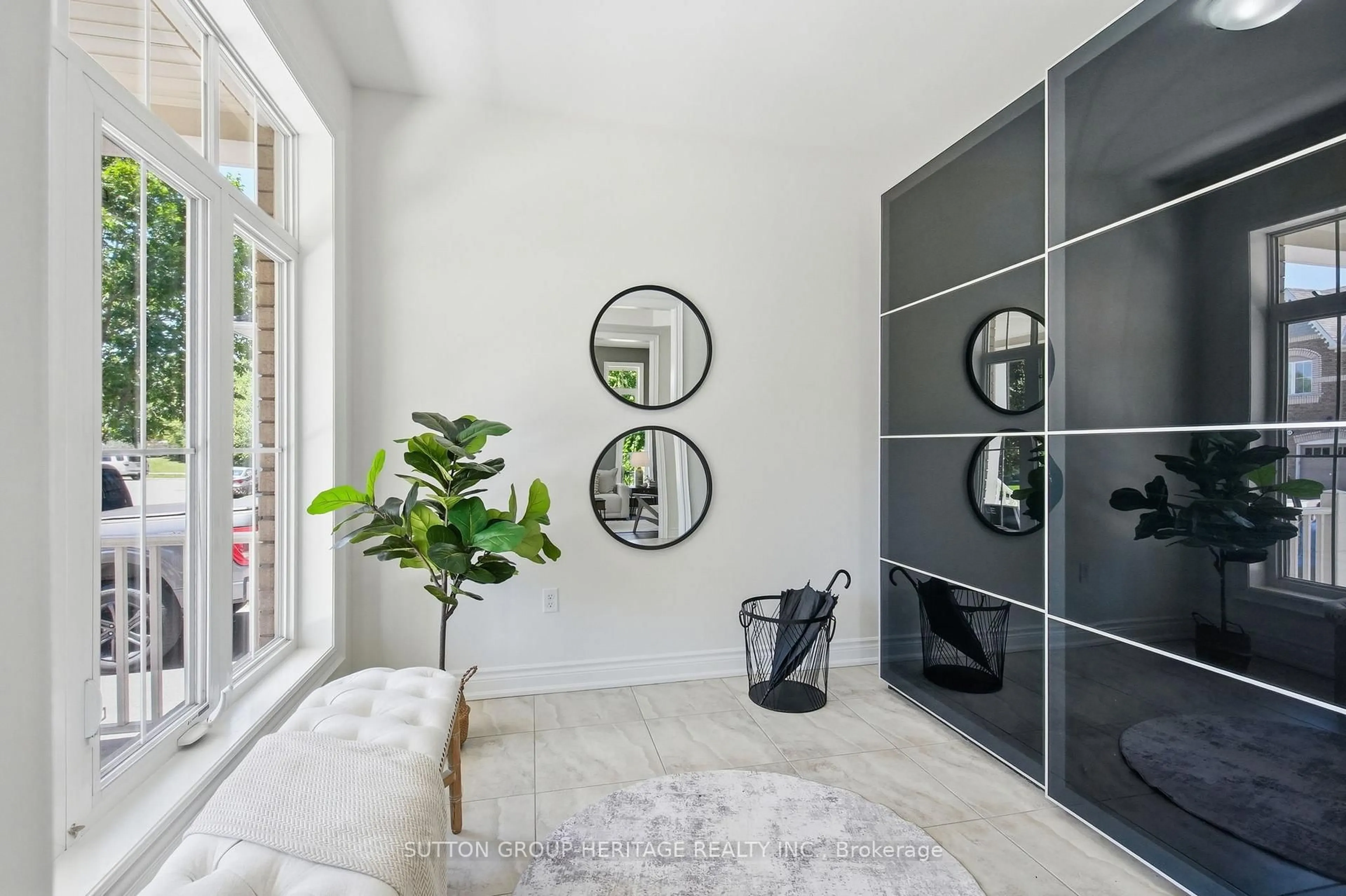 Indoor entryway for 58 Gerry Ravary Pl, Whitby Ontario L1M 0J1
