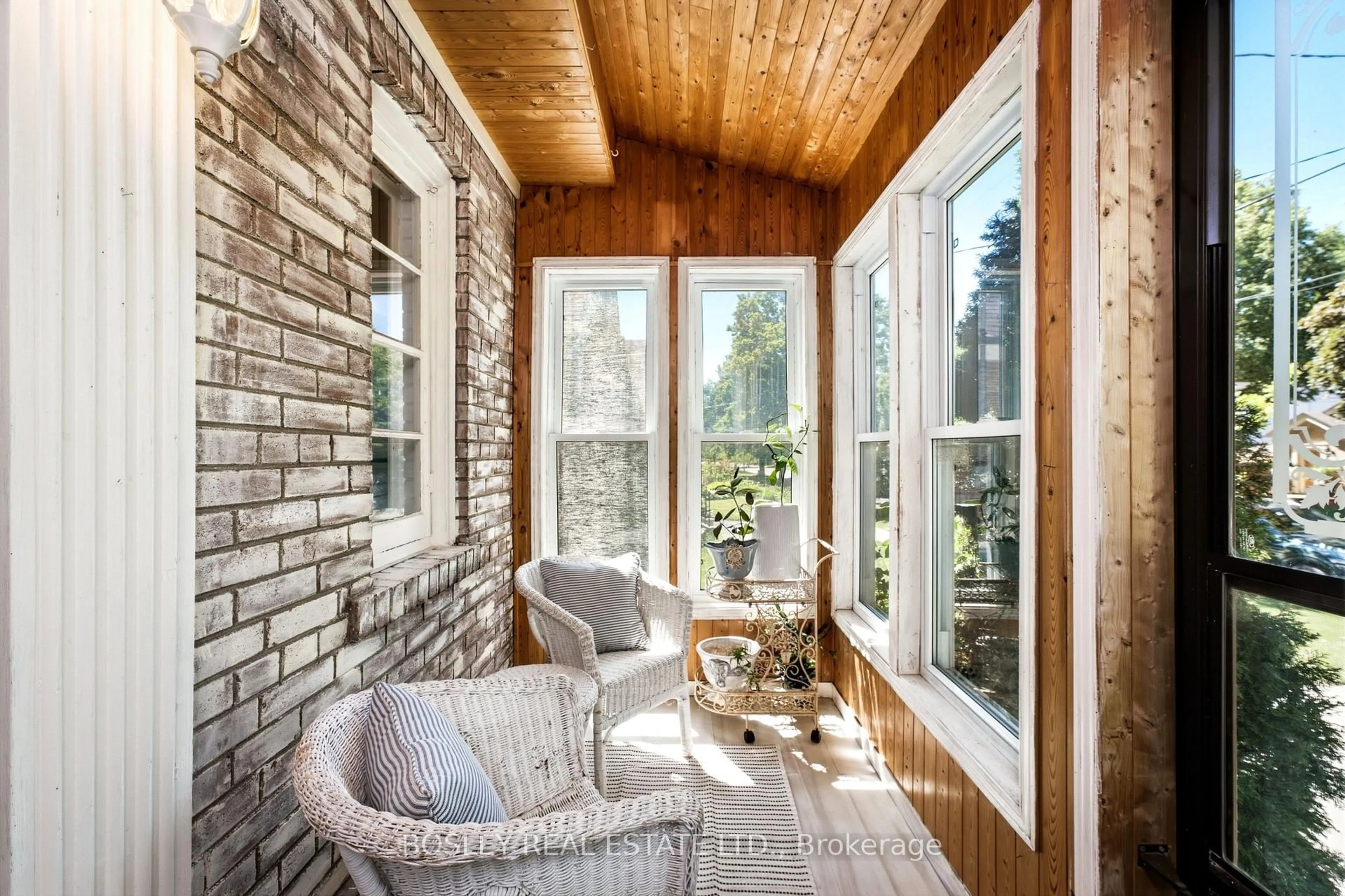 Home with brick exterior material, street for 121 Presley Ave, Toronto Ontario M1L 3P9