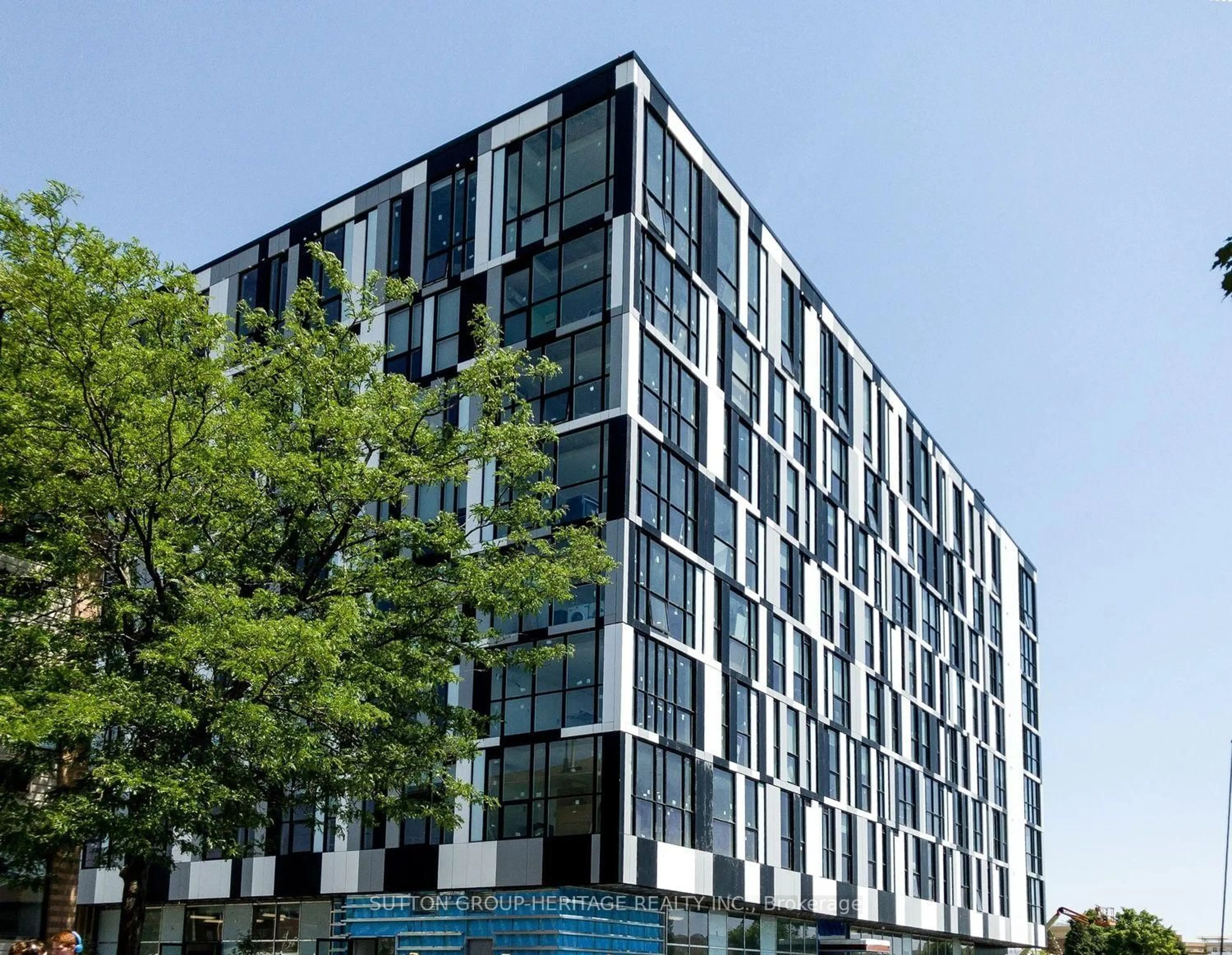 Indoor foyer for 1900 Simcoe St #736, Oshawa Ontario L1G 4Y3