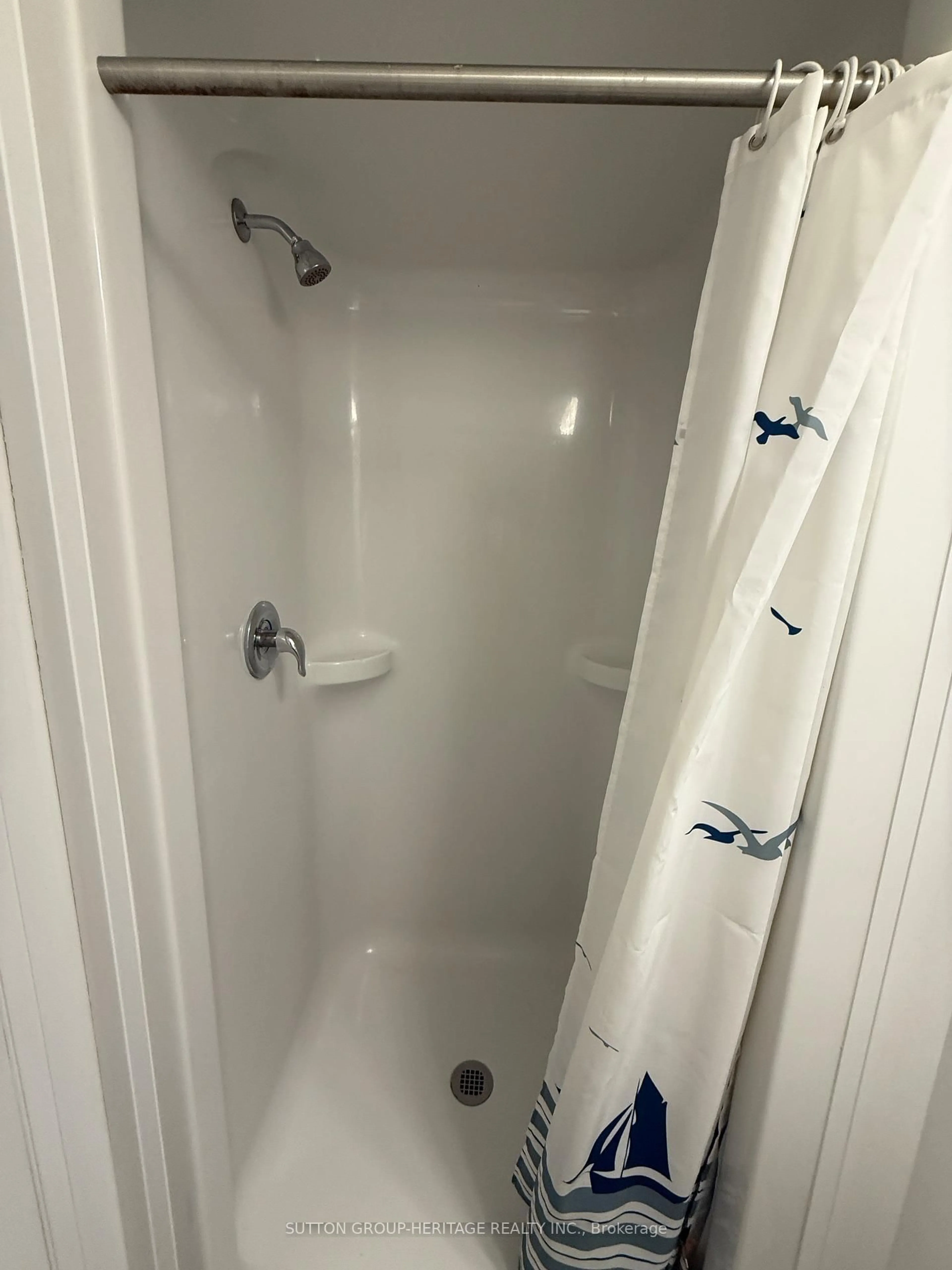 Standard bathroom, floor is not visible for 1900 Simcoe St #736, Oshawa Ontario L1G 4Y3