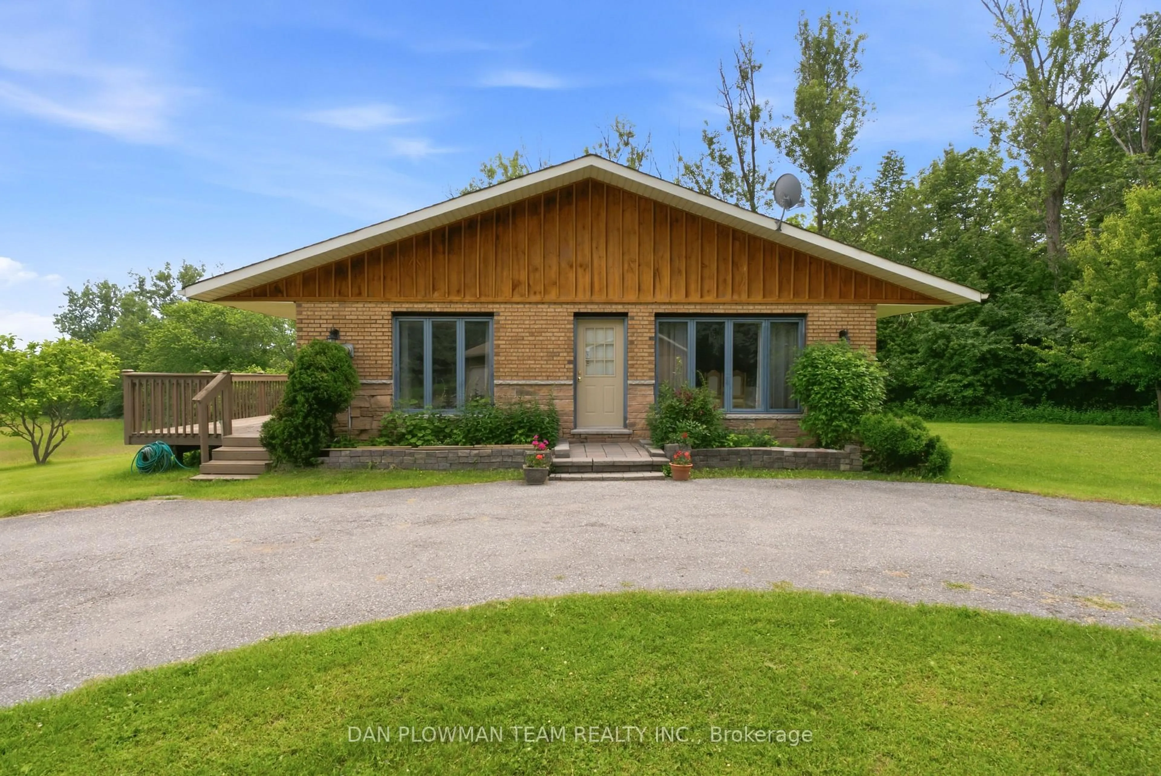 A pic from outside/outdoor area/front of a property/back of a property/a pic from drone, unknown for 9640 Dagmar Rd, Whitby Ontario L0B 1A0