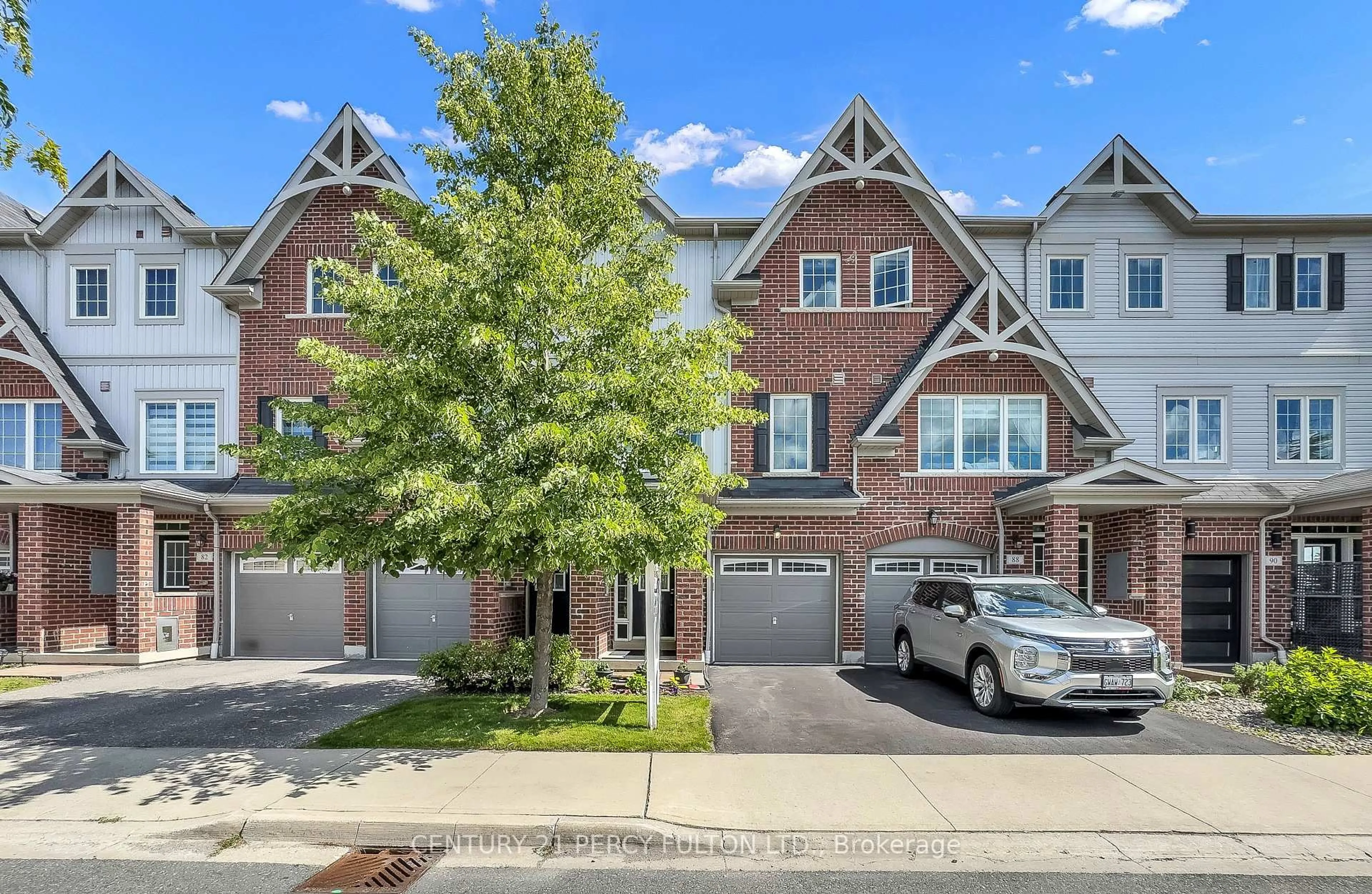 Home with brick exterior material, street for 86 Magpie Way, Whitby Ontario L1N 0K5
