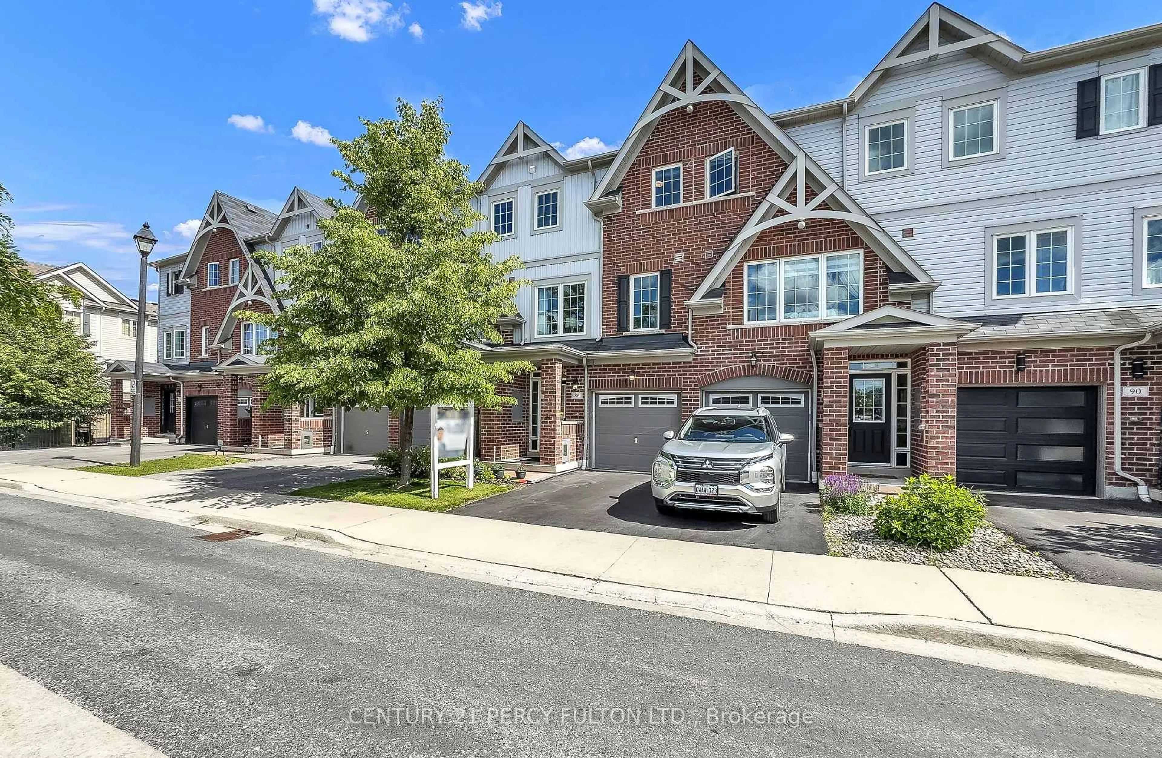 Home with brick exterior material, street for 86 Magpie Way, Whitby Ontario L1N 0K5