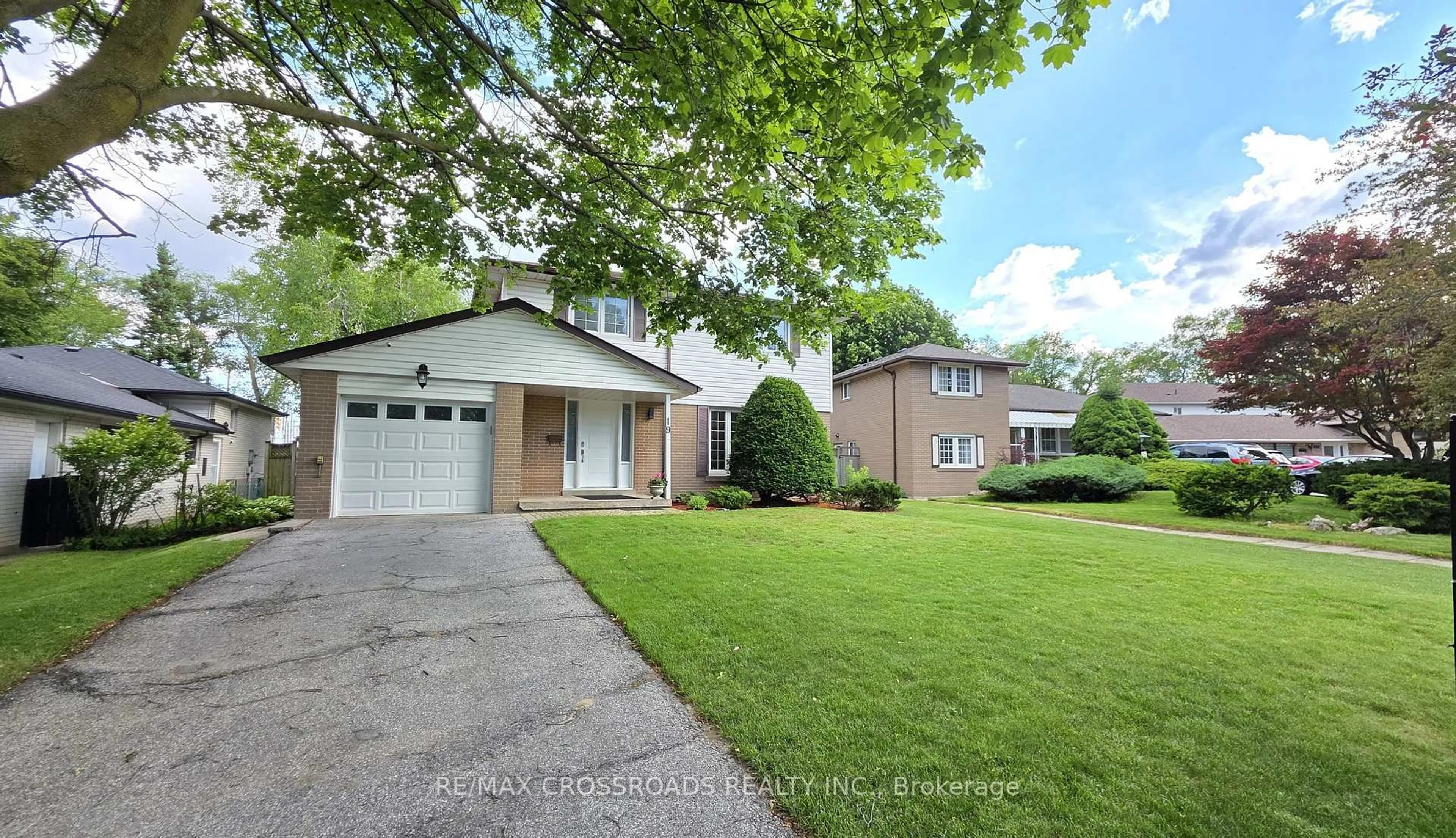Home with brick exterior material, street for 19 Portico Dr, Toronto Ontario M1G 3R4