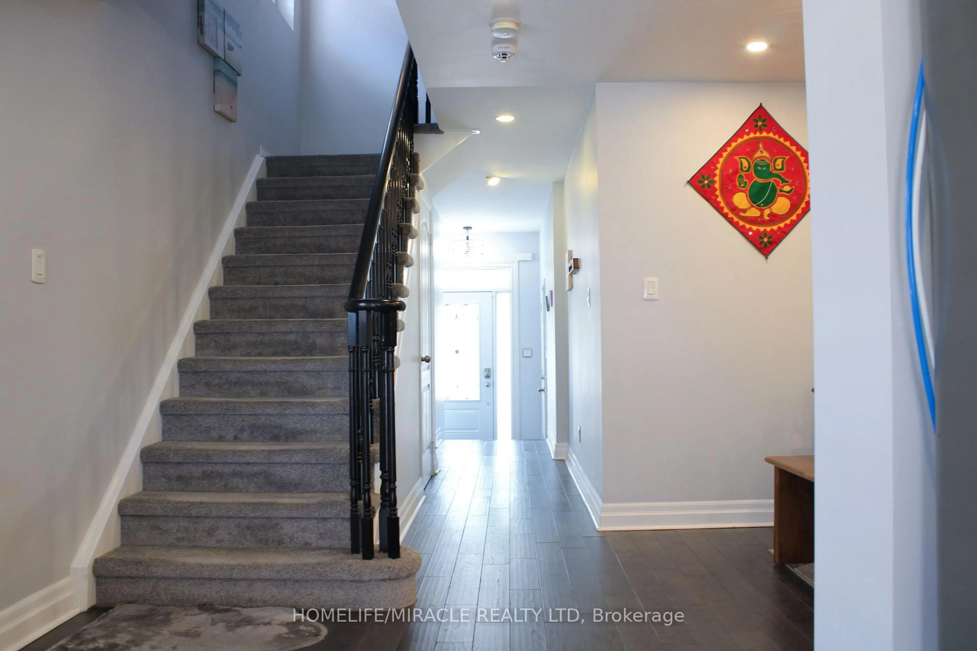 Indoor foyer for 14 Unsworth Cres, Ajax Ontario L1T 4Y2