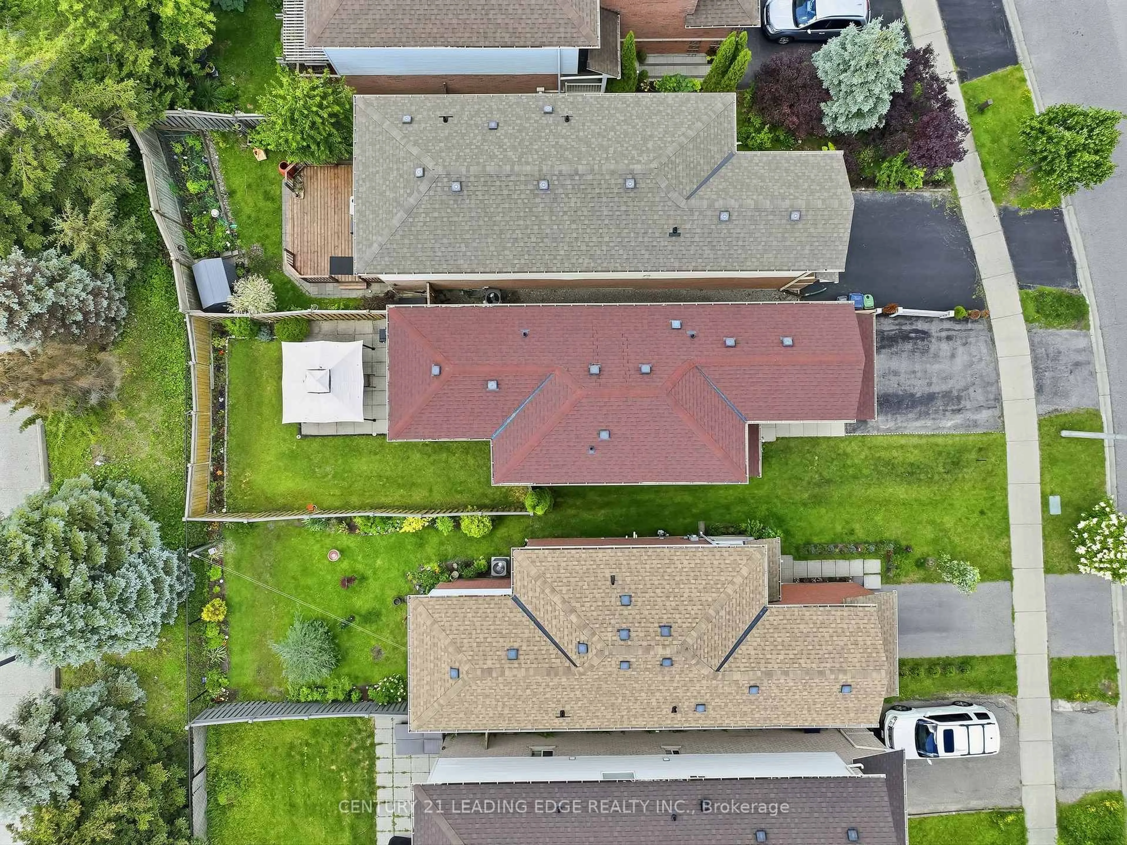 A pic from outside/outdoor area/front of a property/back of a property/a pic from drone, city buildings view from balcony for 22 Andona Cres, Toronto Ontario M1C 5J6