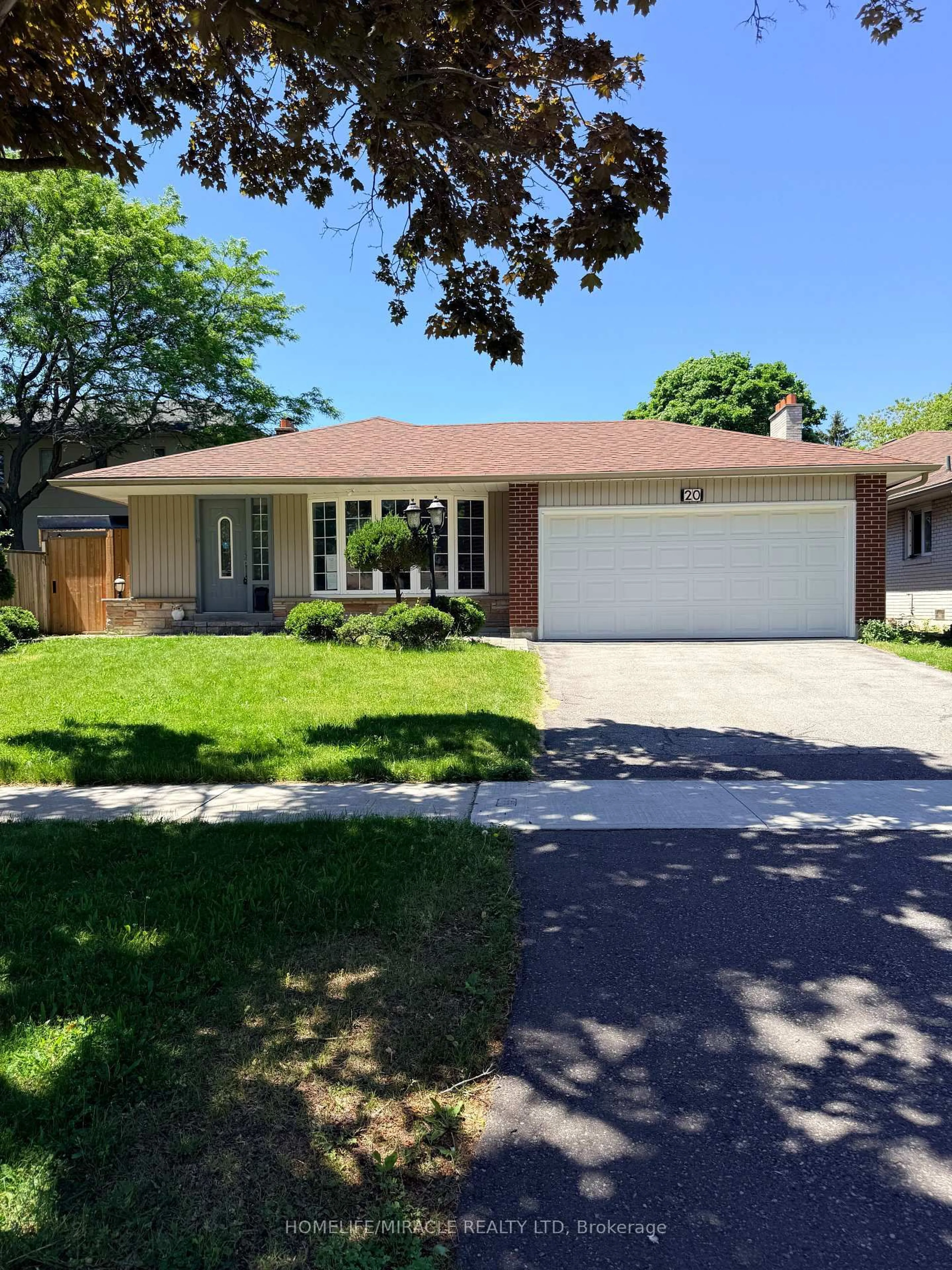 Home with brick exterior material, street for 20 King Louis Cres, Toronto Ontario M1T 2W8