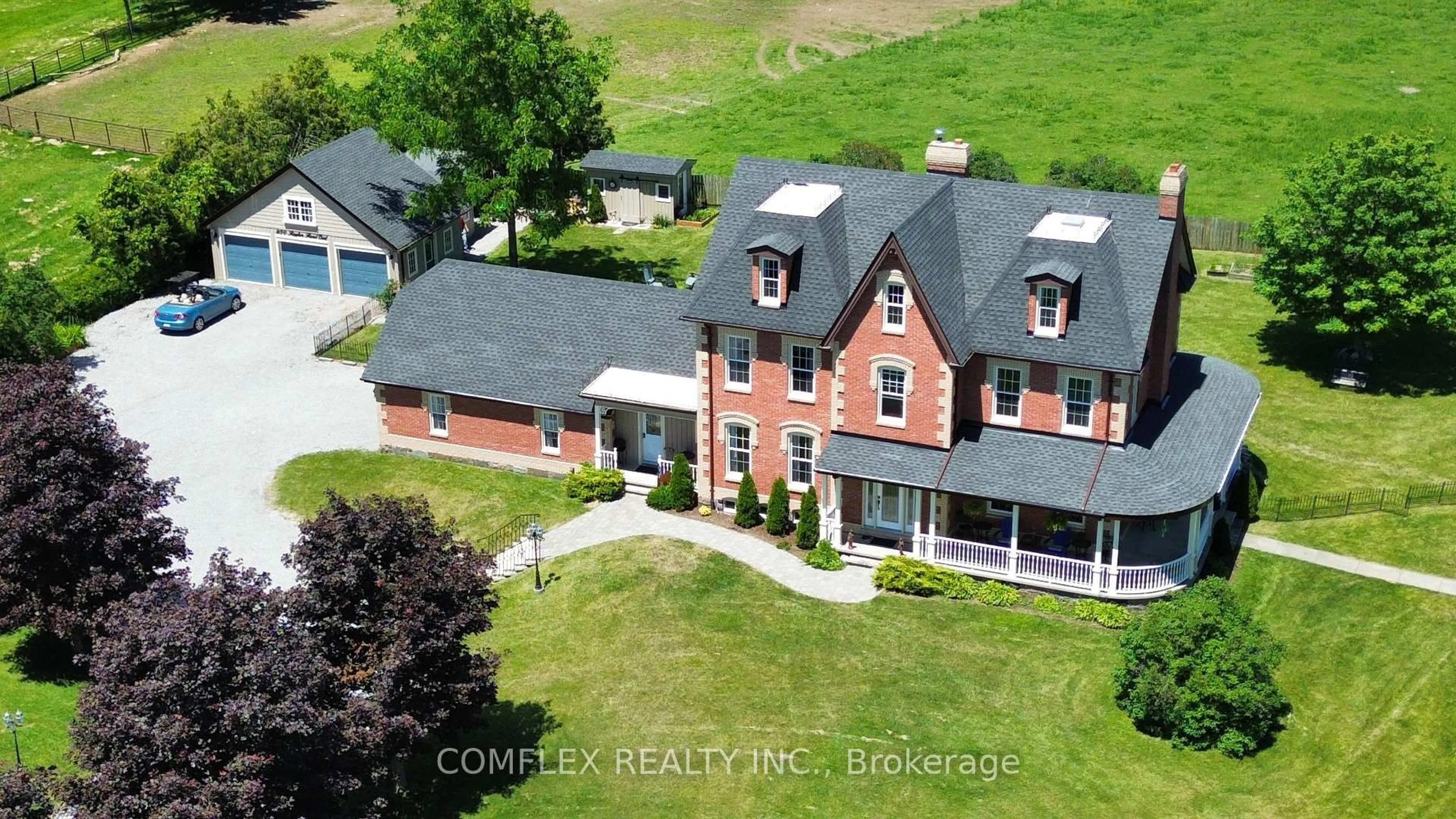 A pic from outside/outdoor area/front of a property/back of a property/a pic from drone, unknown for 1150 Raglan Rd, Oshawa Ontario L1H 7K4