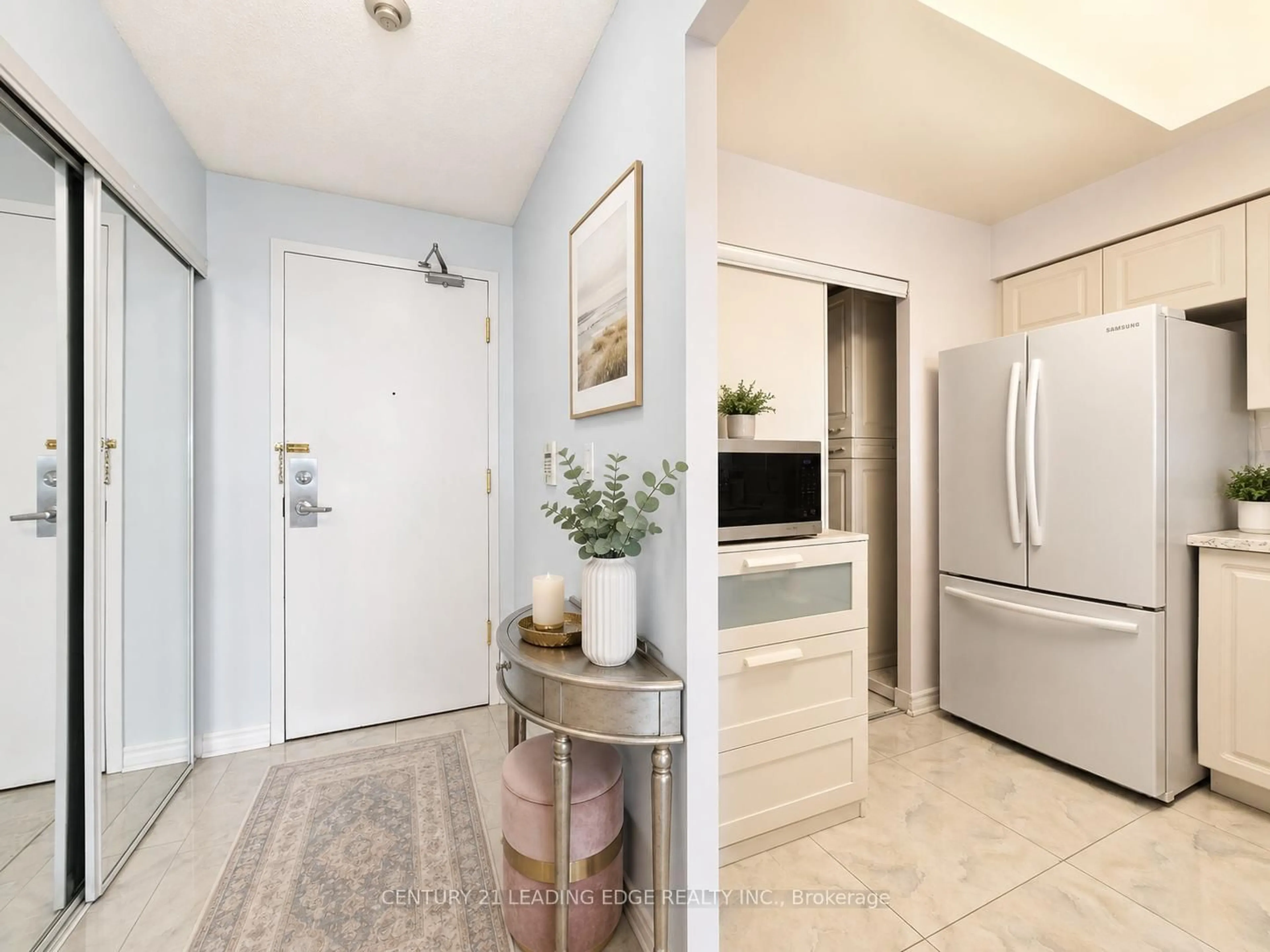 Indoor entryway for 68 Corporate Dr #2721, Toronto Ontario M1H 3H3