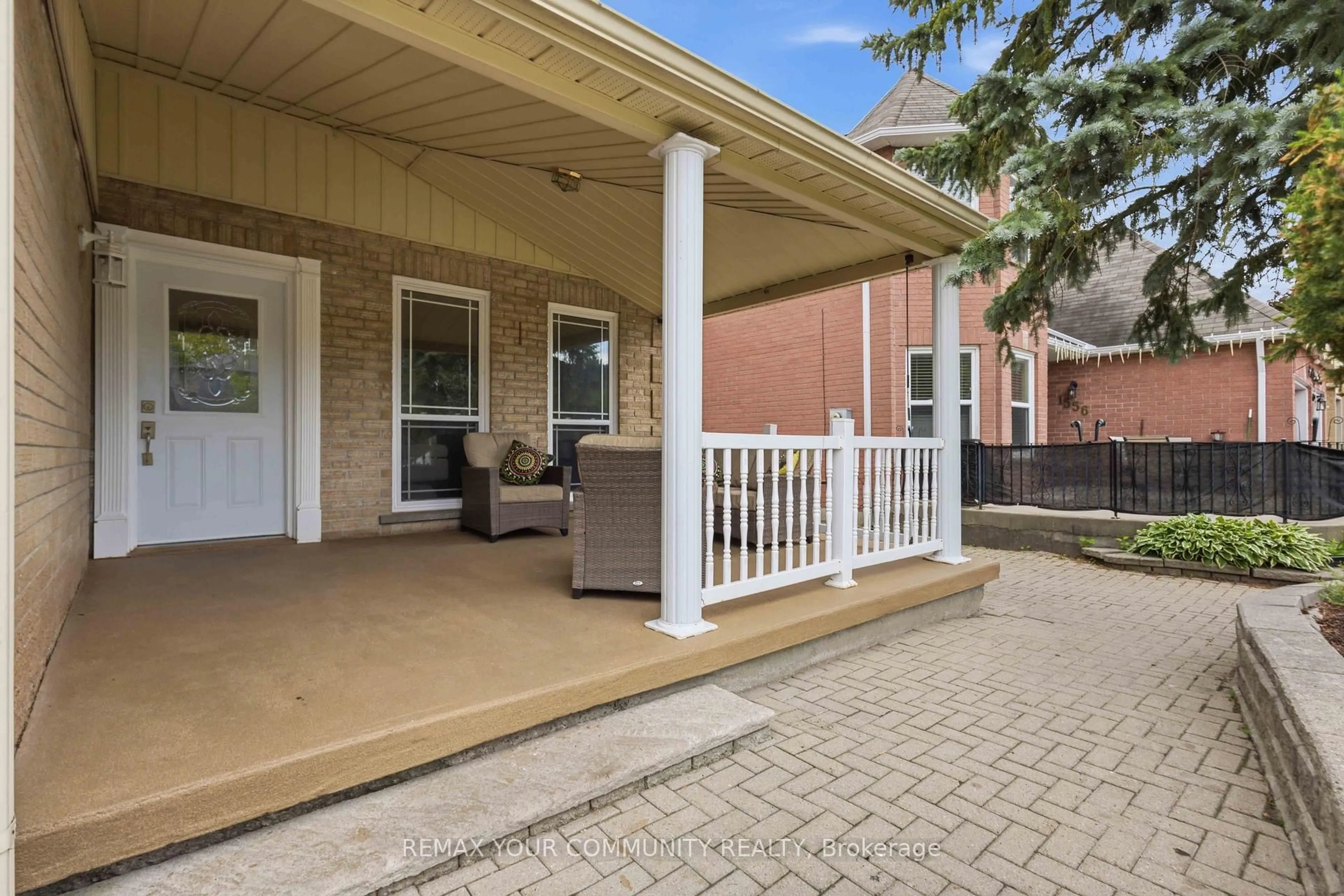 Patio, street for 1554 Saugeen Dr, Pickering Ontario L1V 5P8