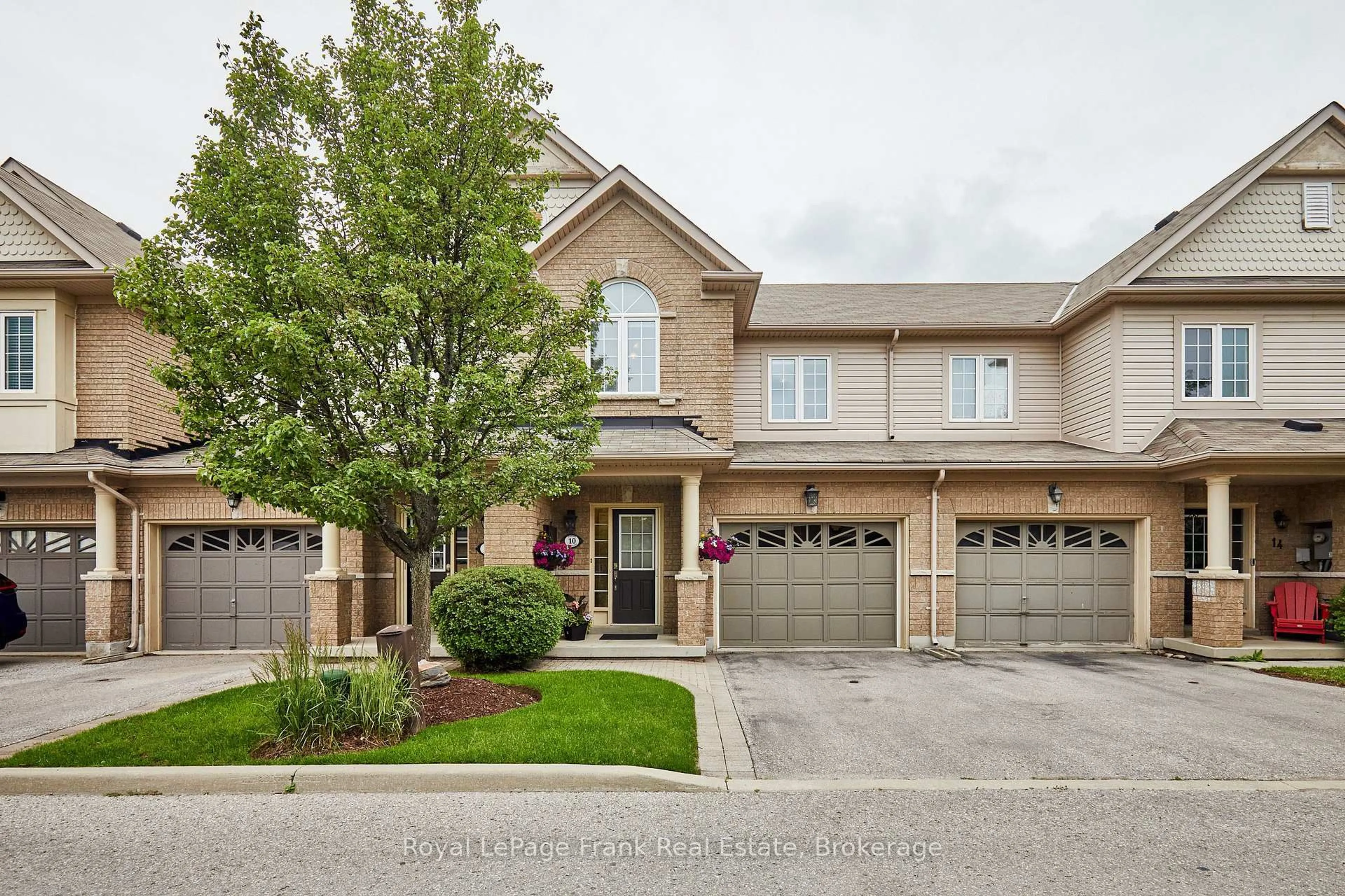 Home with brick exterior material, street for 10 Lander Cres, Clarington Ontario L1C 0L4