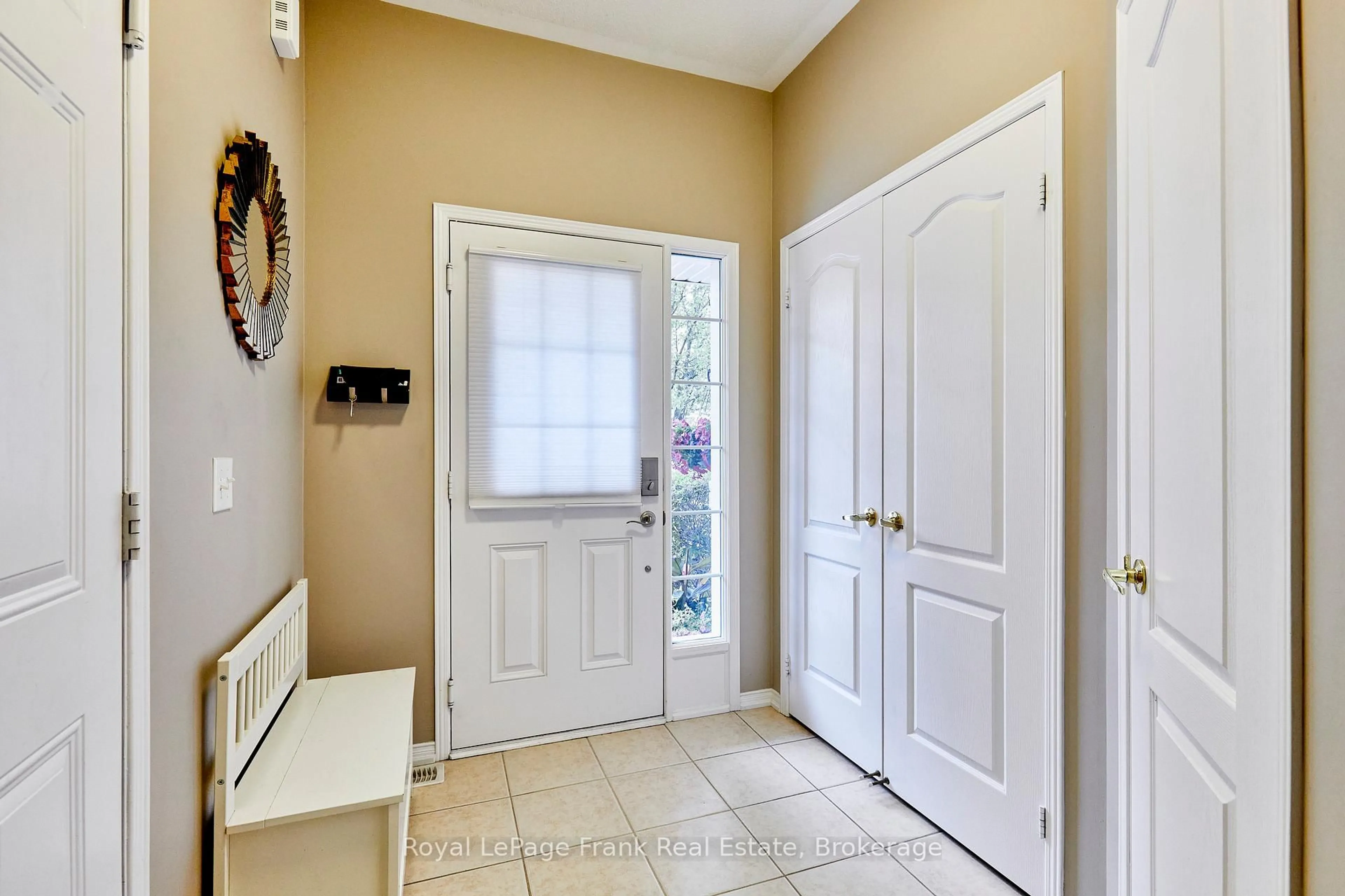 Indoor entryway for 10 Lander Cres, Clarington Ontario L1C 0L4