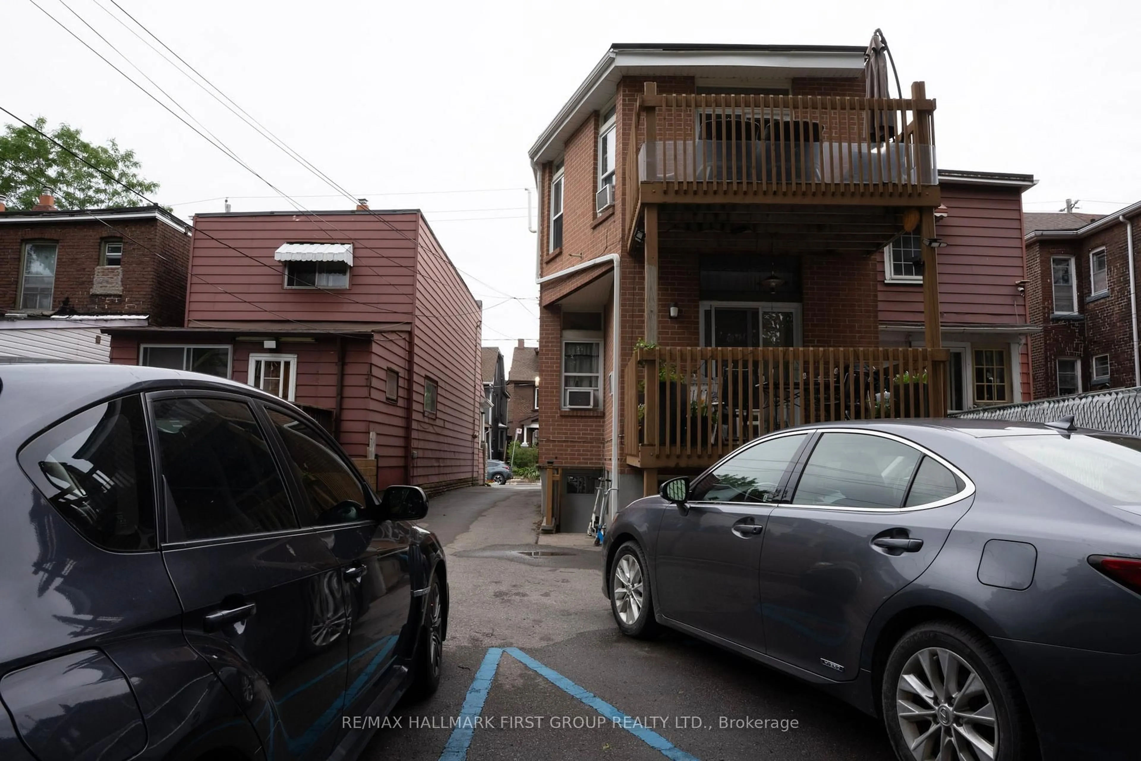 Patio, street for 307 Greenwood Ave, Toronto Ontario M4L 2R6