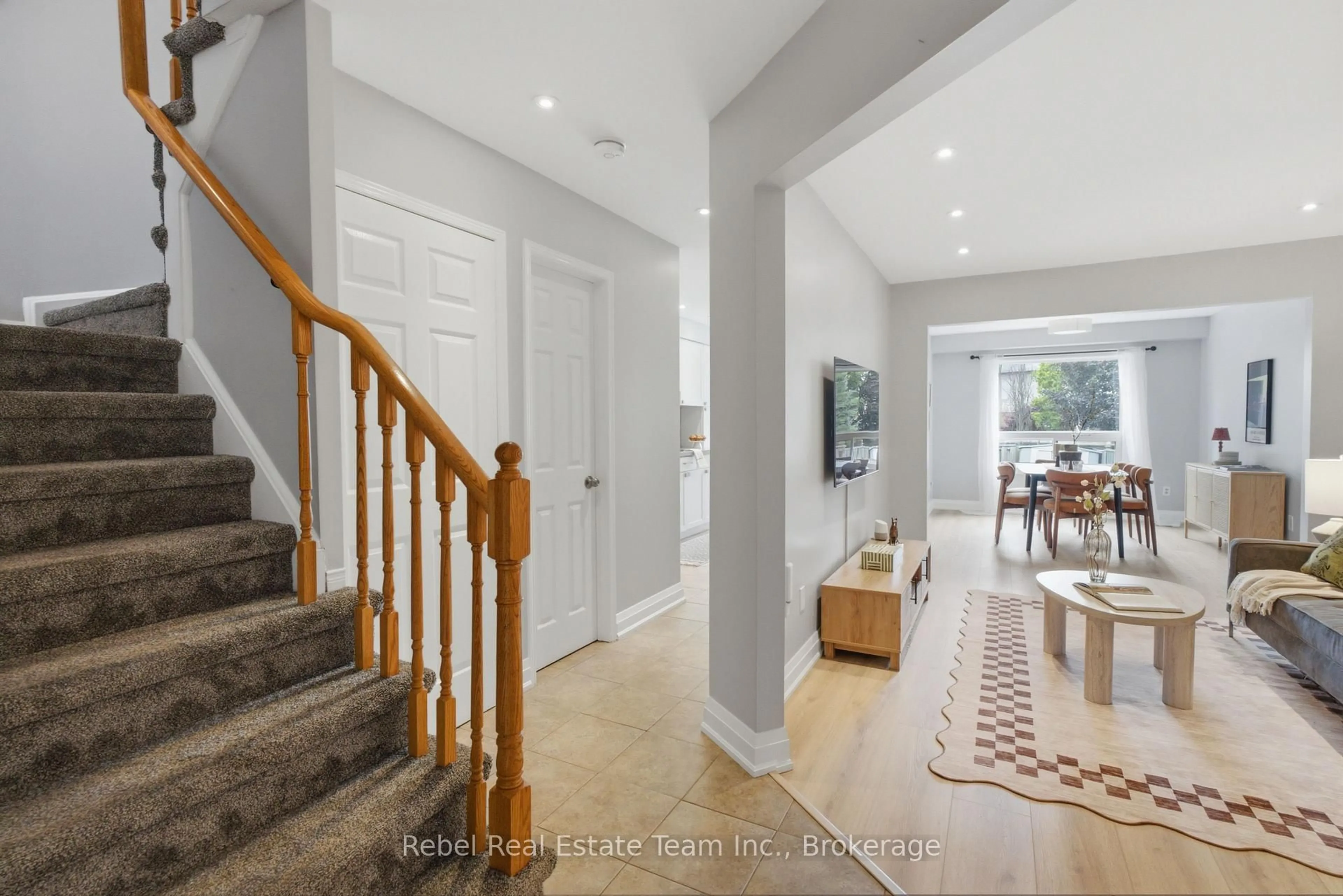 Indoor entryway for 110 Vail Meadows Cres, Clarington Ontario L1C 4T3