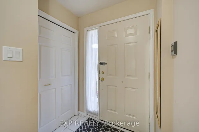12 Staverton Crt, Toronto 3