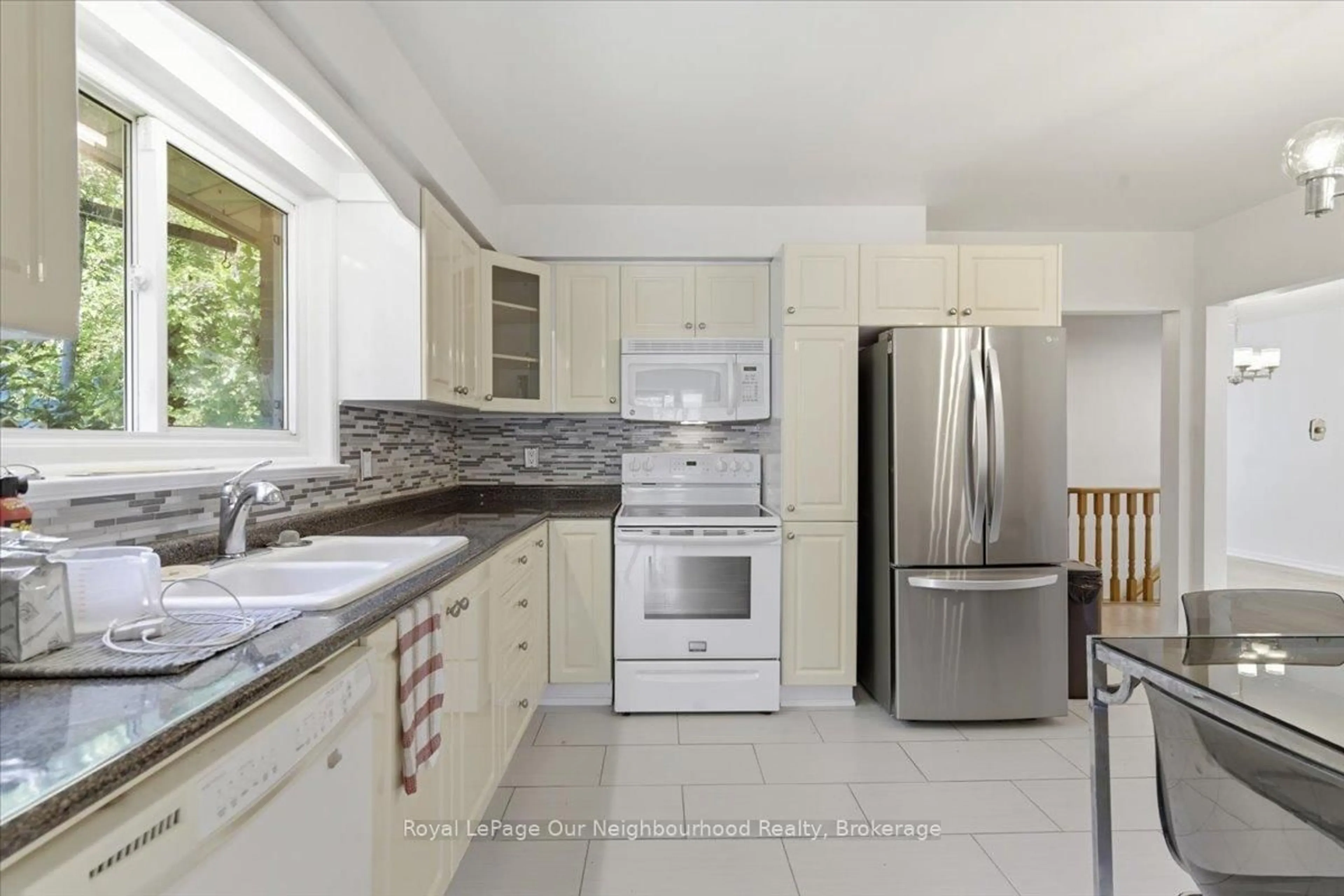 Standard kitchen, ceramic/tile floor for 16 Tweedrock Cres, Toronto Ontario M1E 4L5
