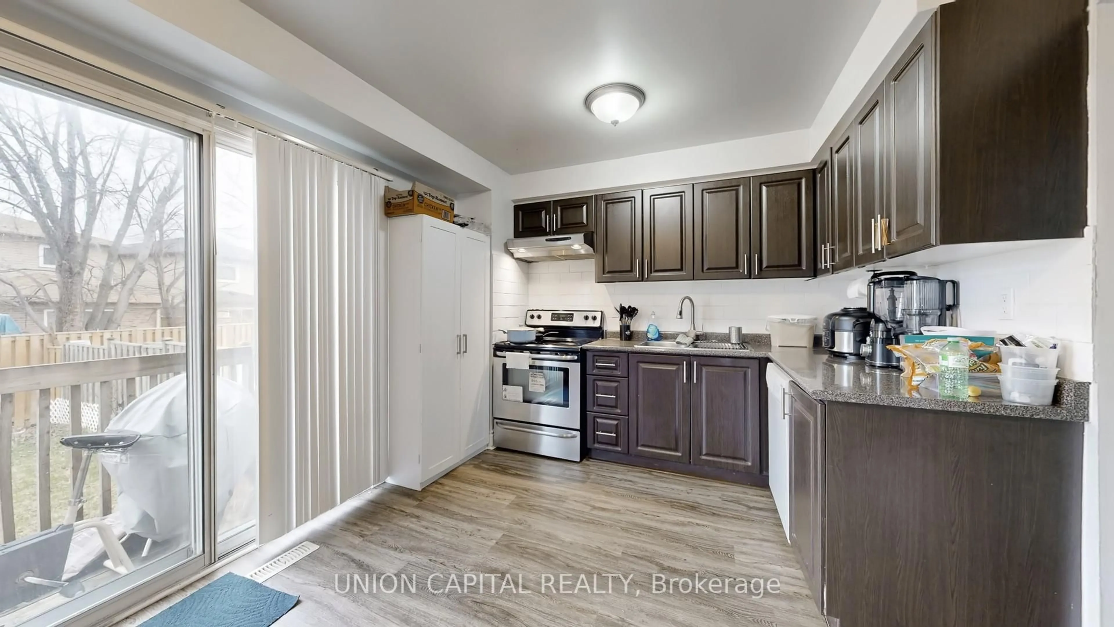 Standard kitchen, unknown for 142 Wright Cres, Ajax Ontario L1S 6X6
