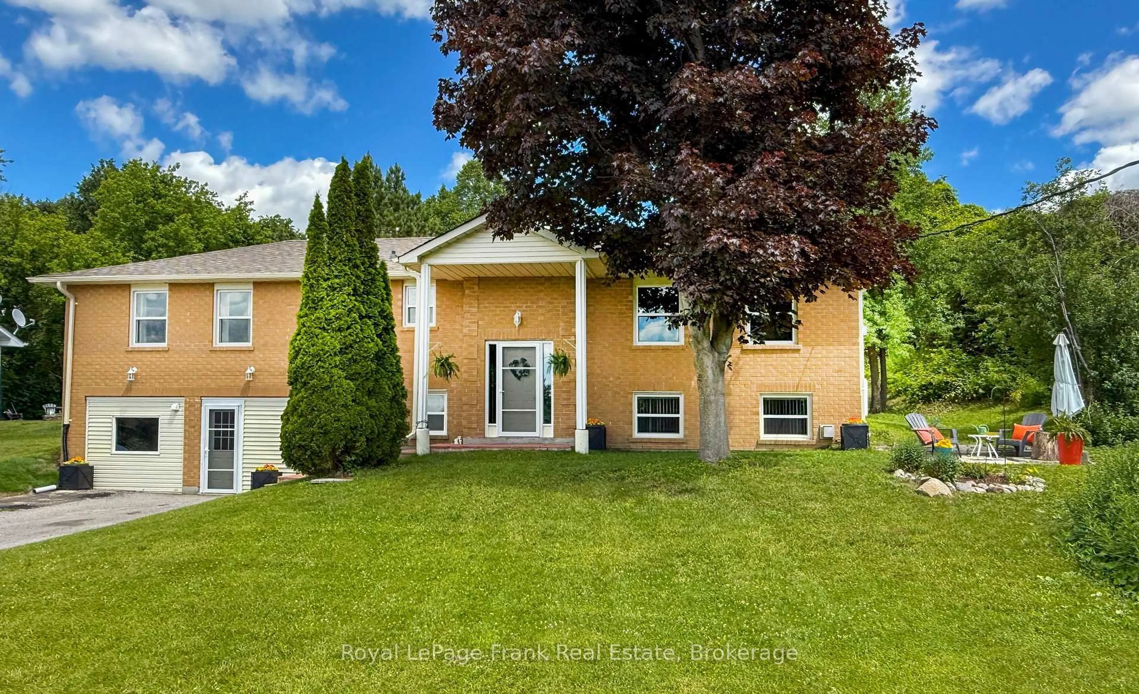 Home with vinyl exterior material, street for 53 Williams Point Rd, Scugog Ontario L0B 1E0