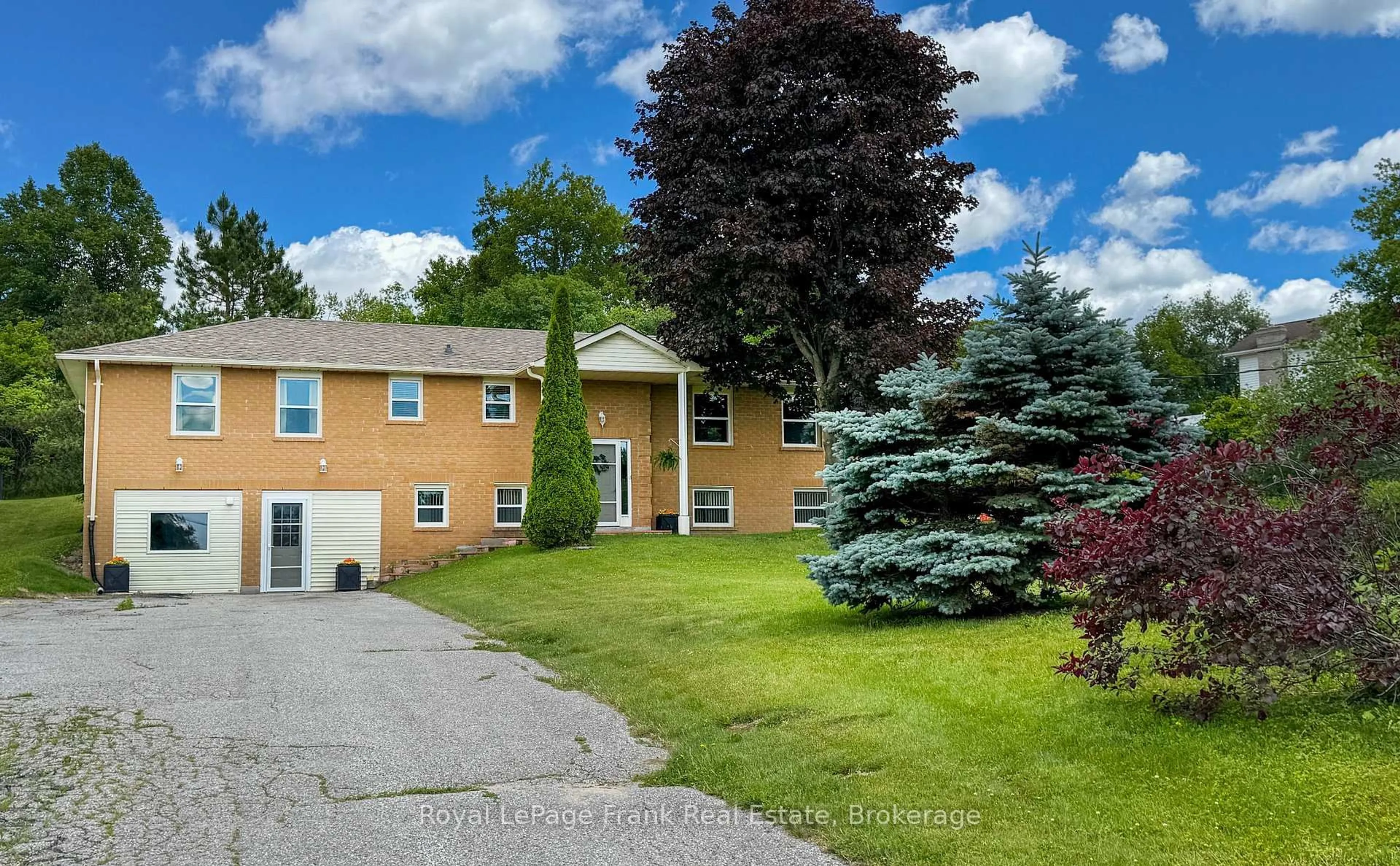 A pic from outside/outdoor area/front of a property/back of a property/a pic from drone, street for 53 Williams Point Rd, Scugog Ontario L0B 1E0