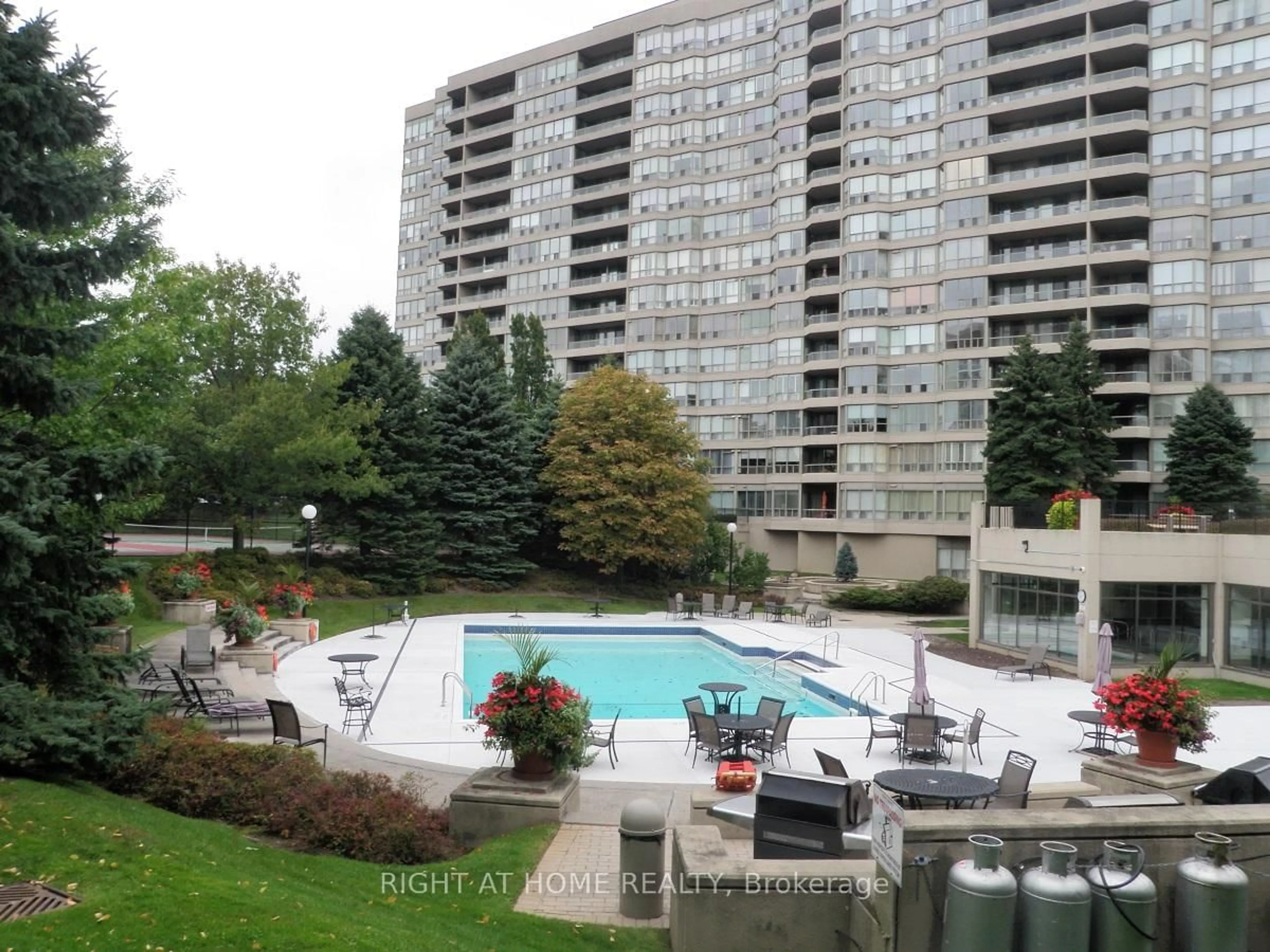 Unknown for 1880 Valley Farm Rd #226, Pickering Ontario L1V 6B3
