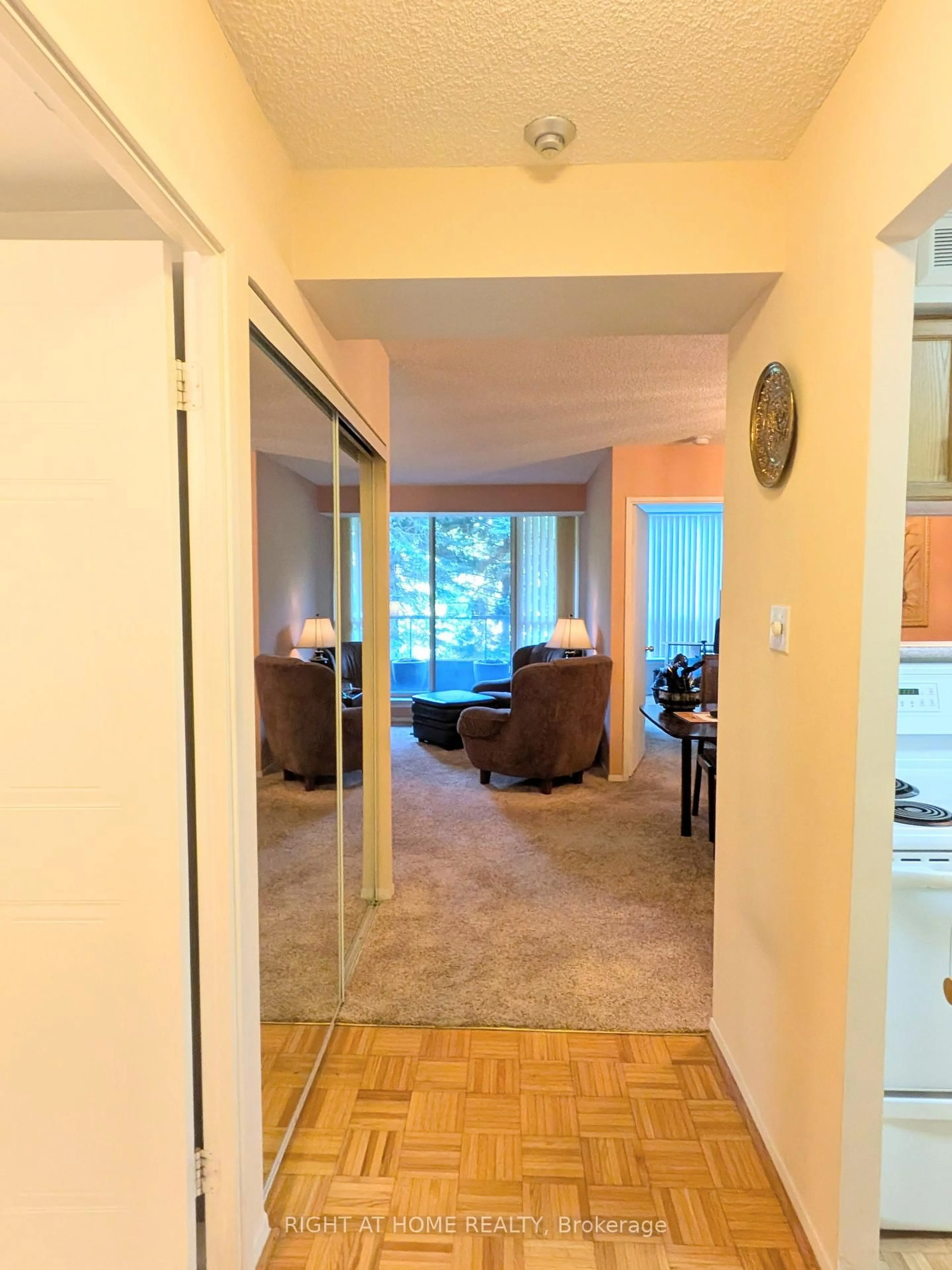 Unknown for 1880 Valley Farm Rd #226, Pickering Ontario L1V 6B3