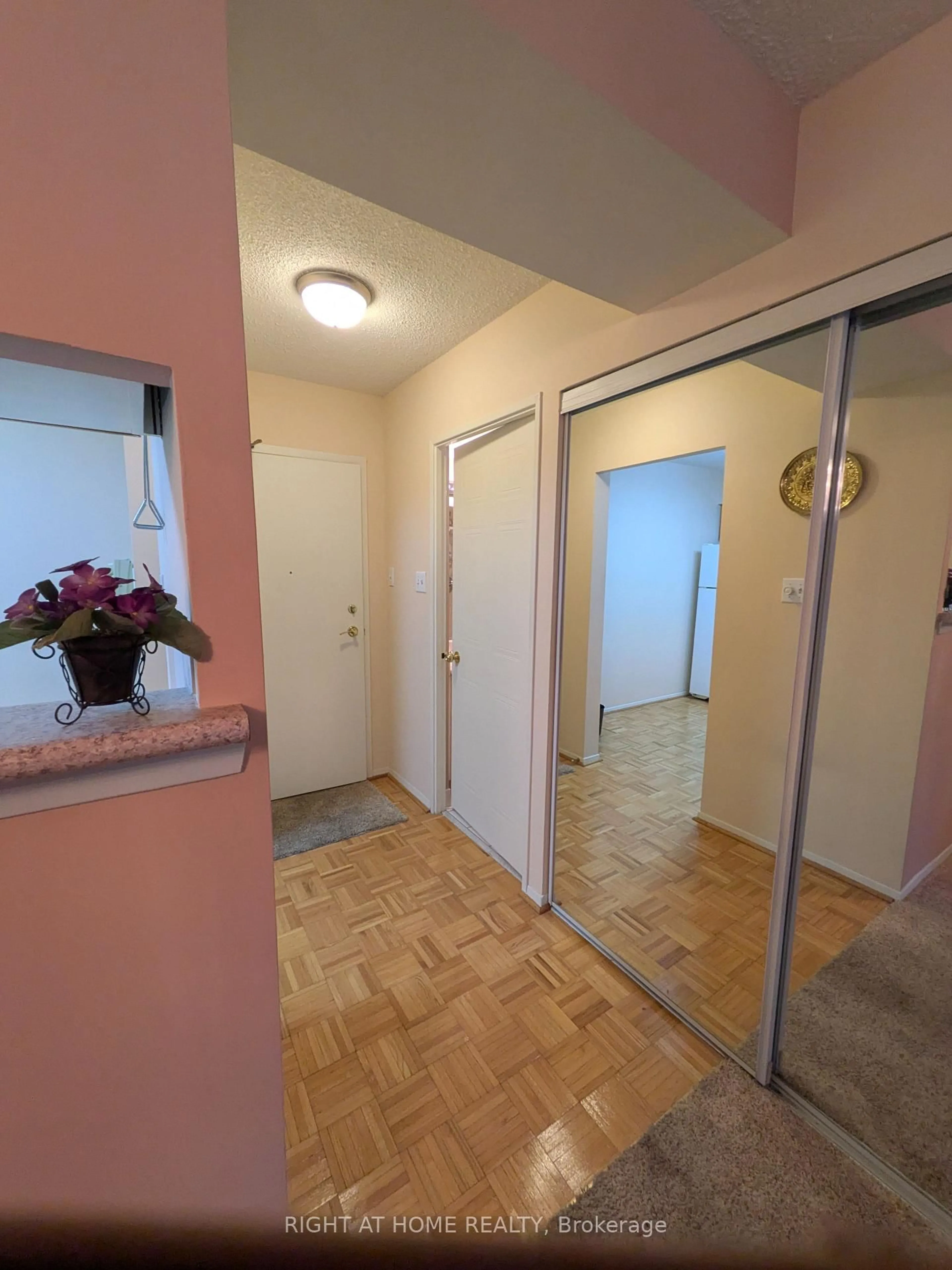 Unknown for 1880 Valley Farm Rd #226, Pickering Ontario L1V 6B3