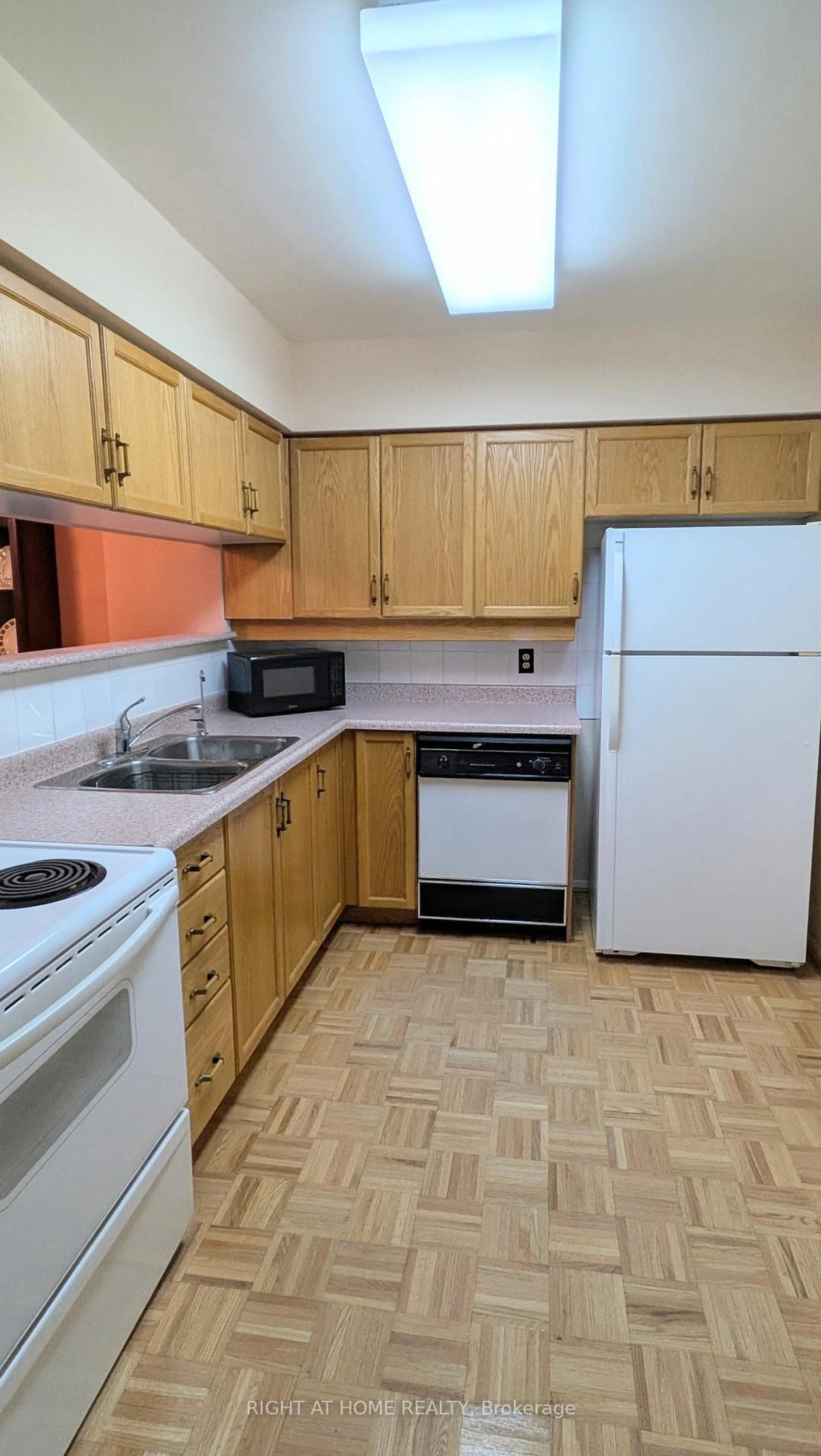 Standard kitchen, unknown for 1880 Valley Farm Rd #226, Pickering Ontario L1V 6B3