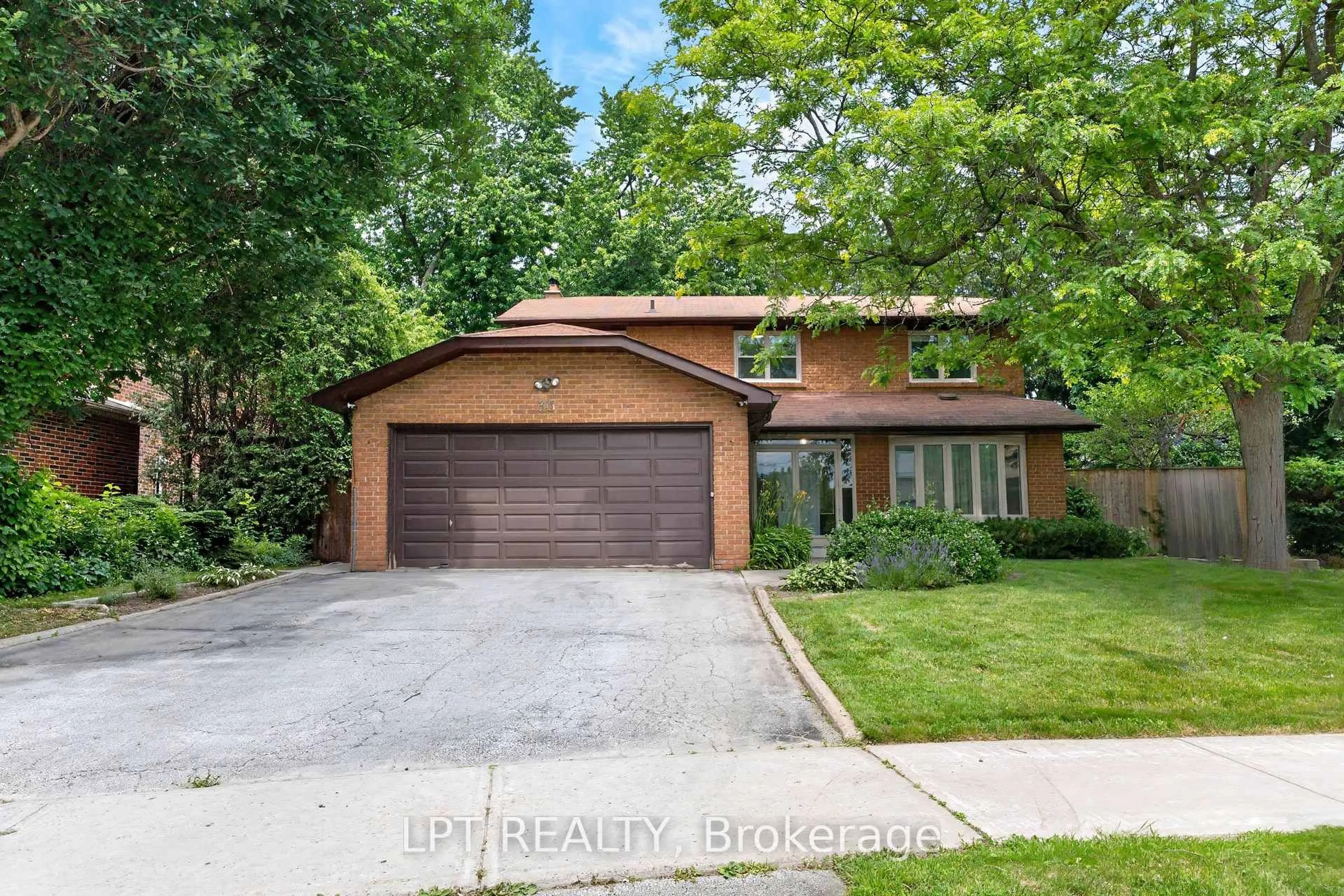 Home with brick exterior material, street for 35 Kilchurn Castle Dr, Toronto Ontario M1T 2W3