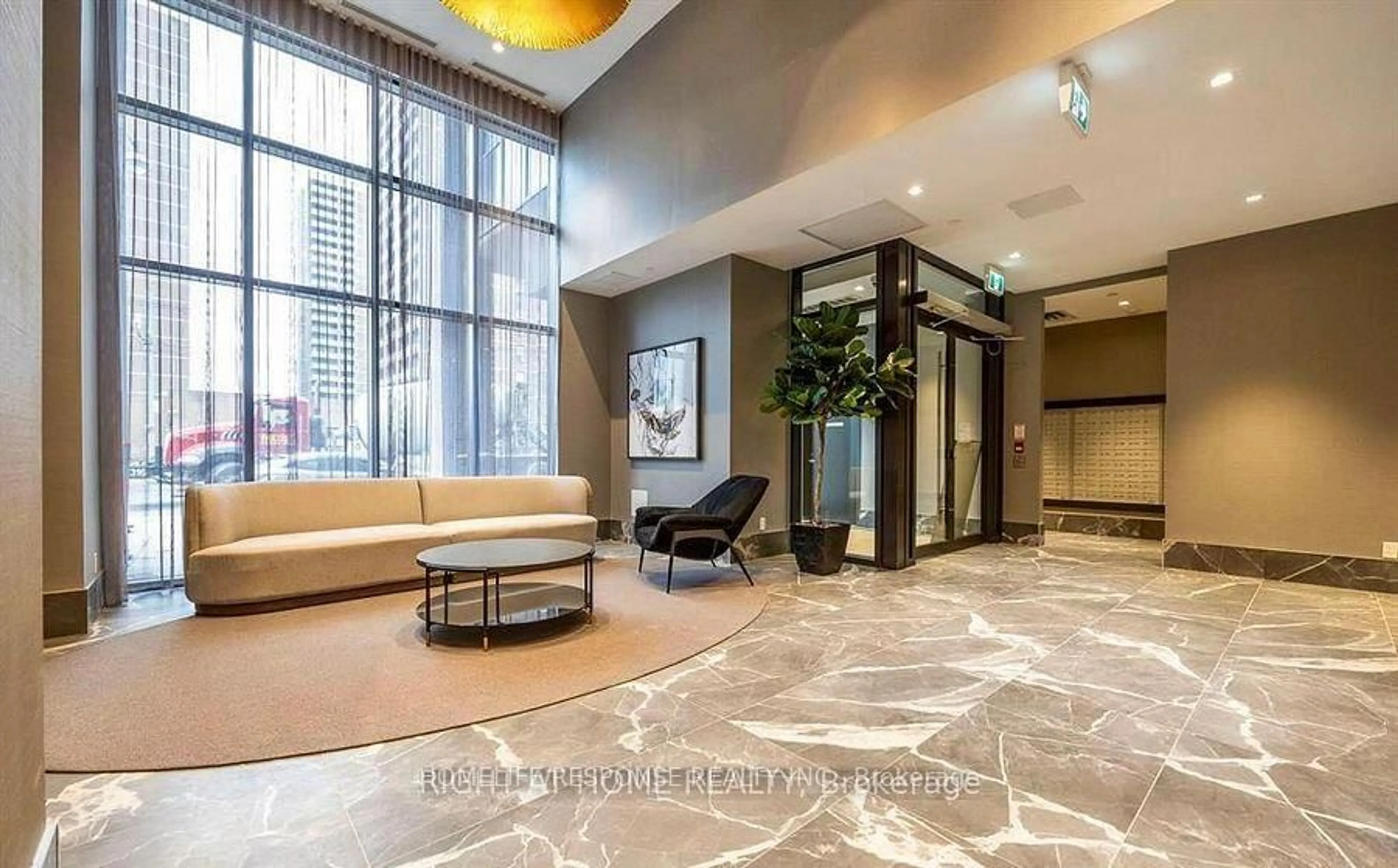 Lobby for 286 Main St #2106, Toronto Ontario M4C 0B3