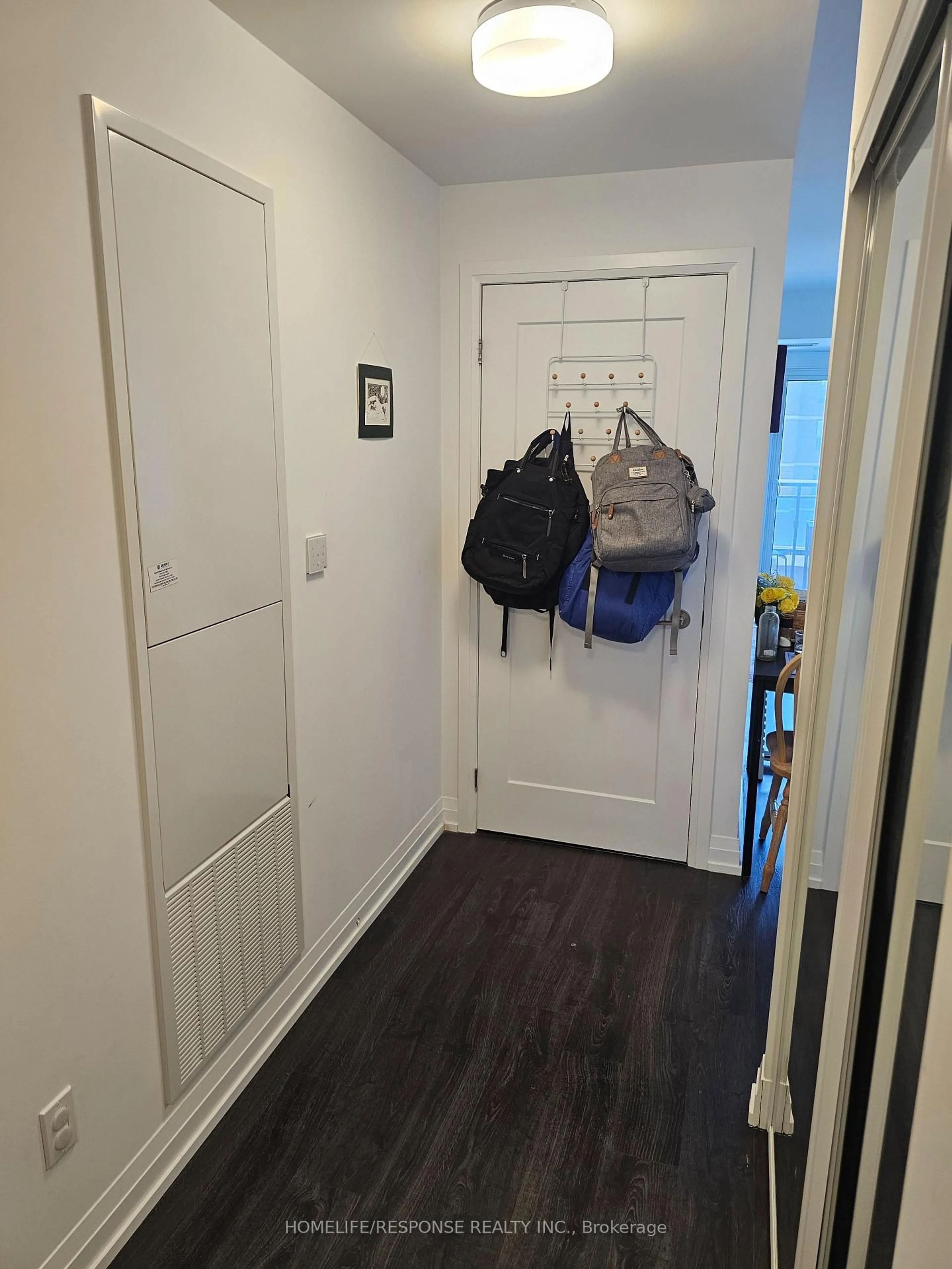 Indoor entryway for 286 Main St #2106, Toronto Ontario M4C 0B3
