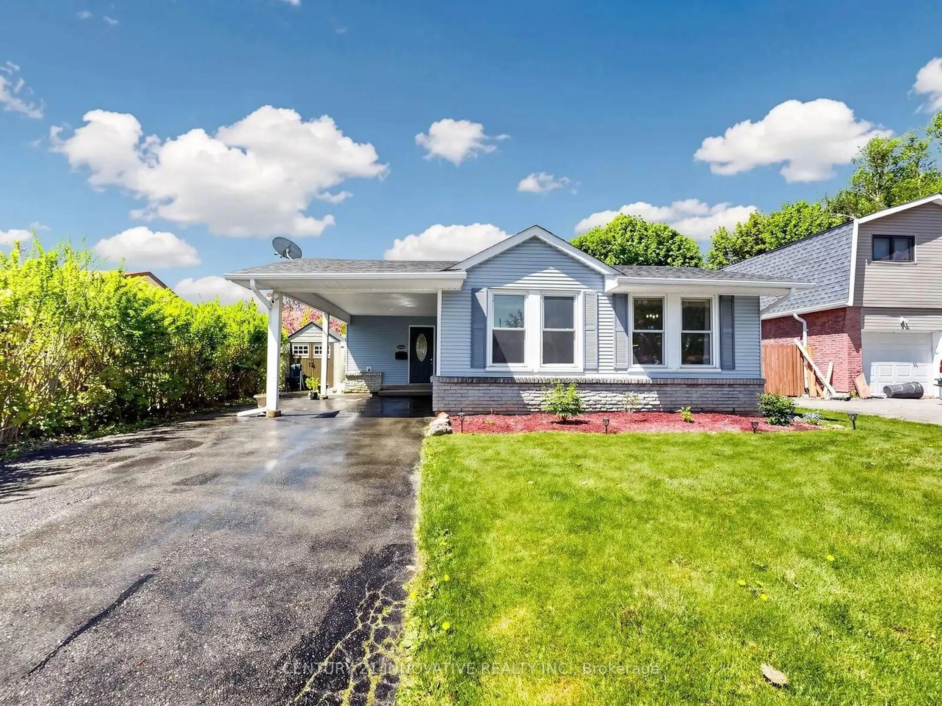 Home with vinyl exterior material, street for 36 Deerpark Cres, Clarington Ontario L1C 3M3