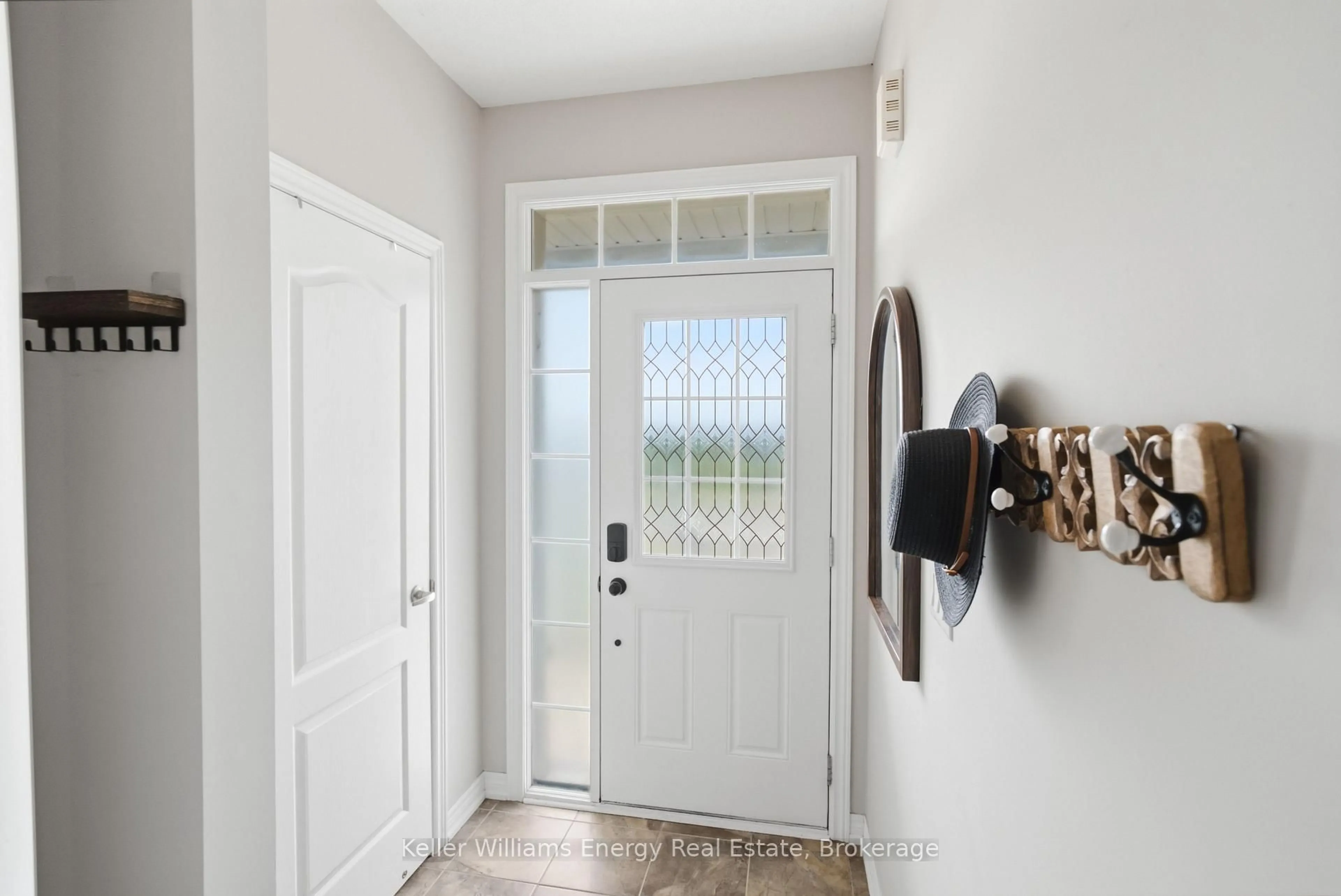 Indoor entryway for 144 McDonald Cres, Clarington Ontario L1B 0E2