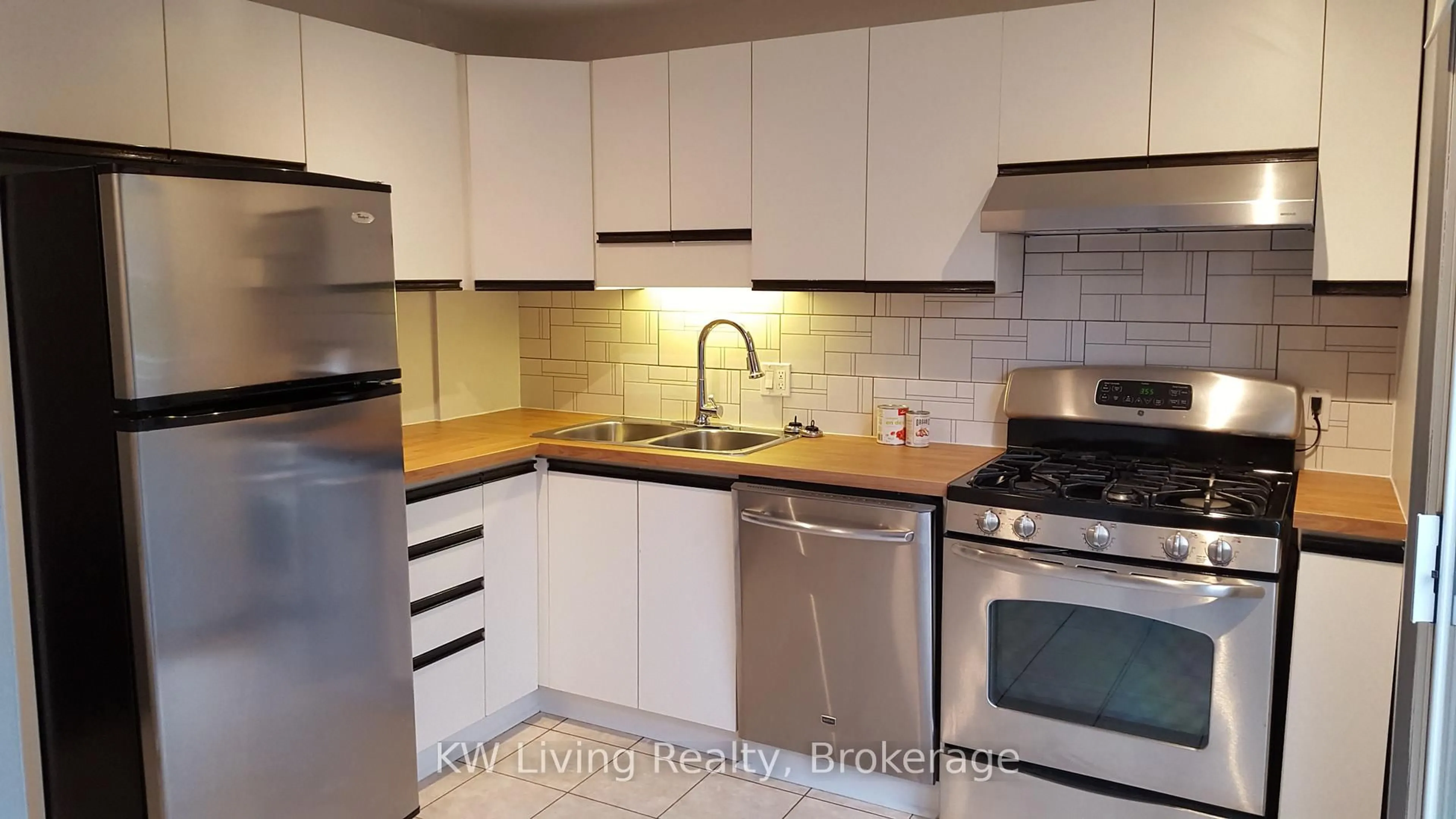 Standard kitchen, unknown for 928 Broadview Ave, Toronto Ontario M4K 2R1