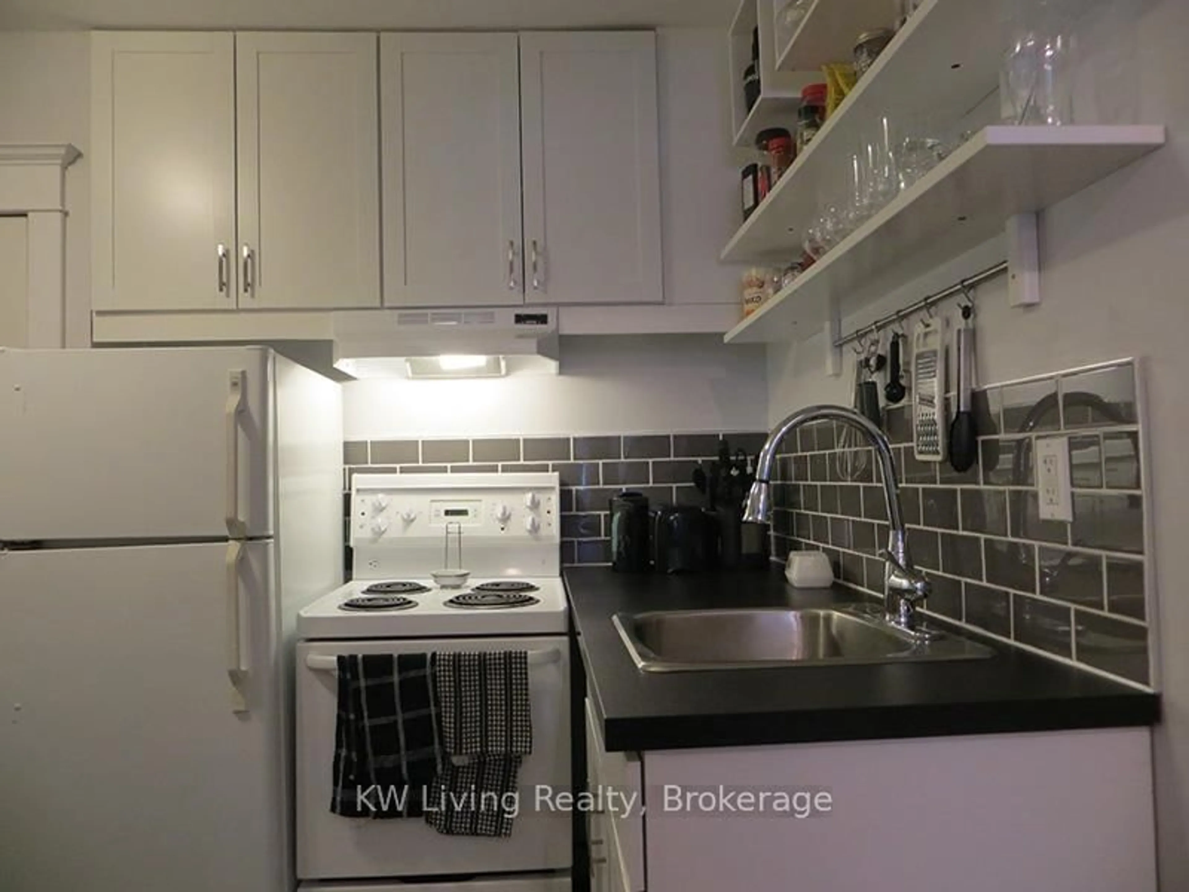 Standard kitchen, unknown for 928 Broadview Ave, Toronto Ontario M4K 2R1