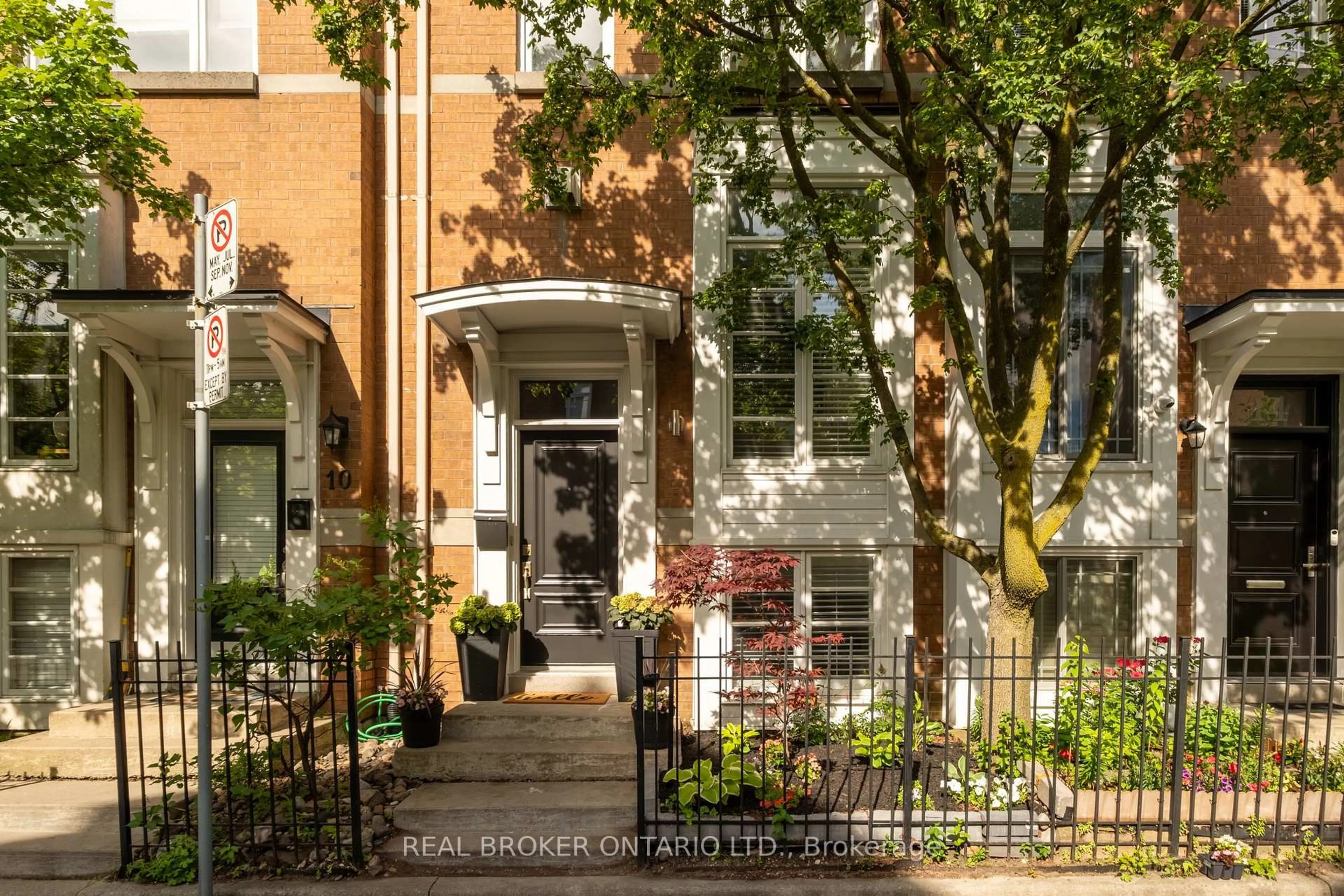 Unknown for 12 East York Ave, Toronto Ontario M4K 3Z9