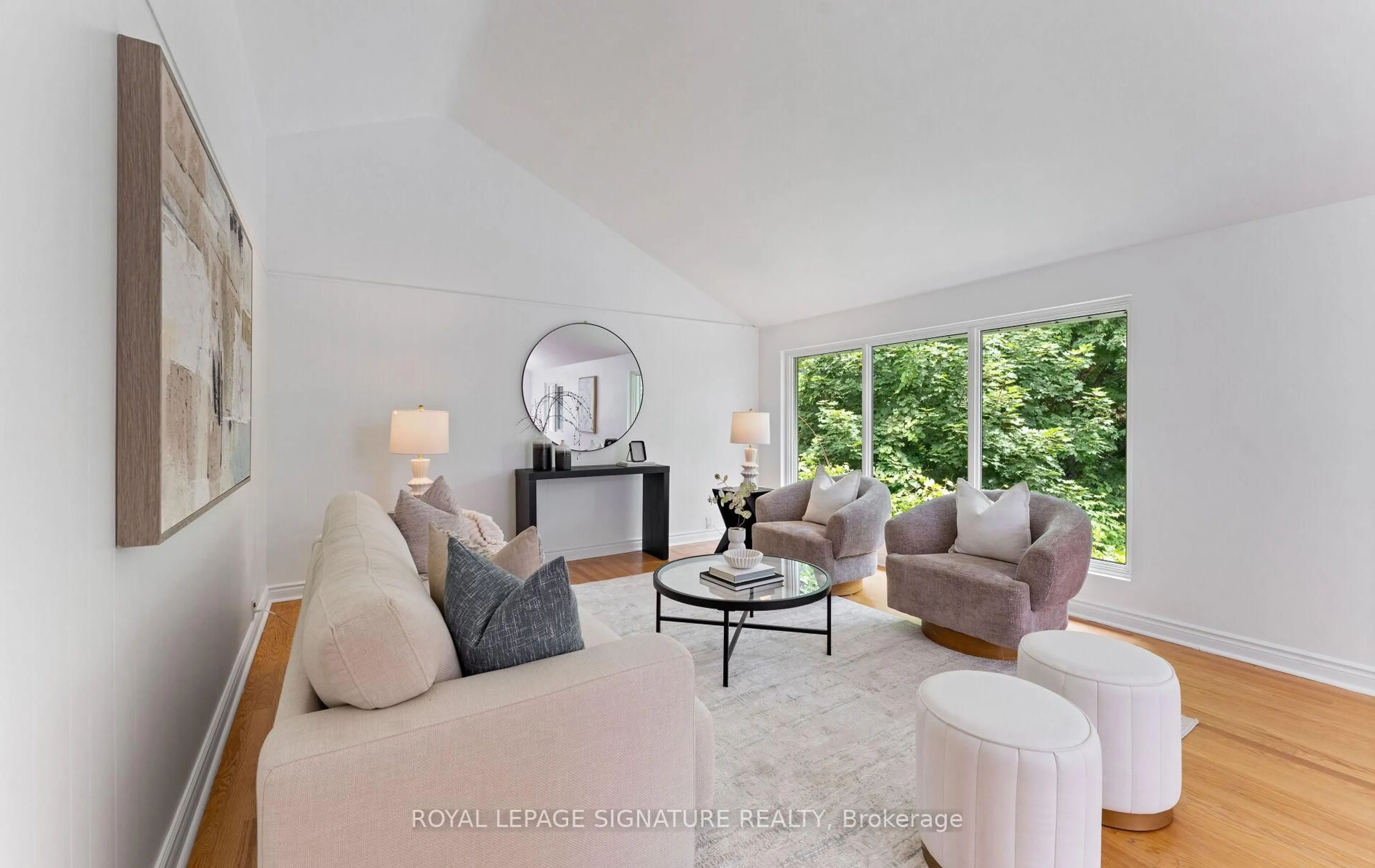 Living room with furniture, unknown for 279 Birkdale Rd, Toronto Ontario M1P 3S3