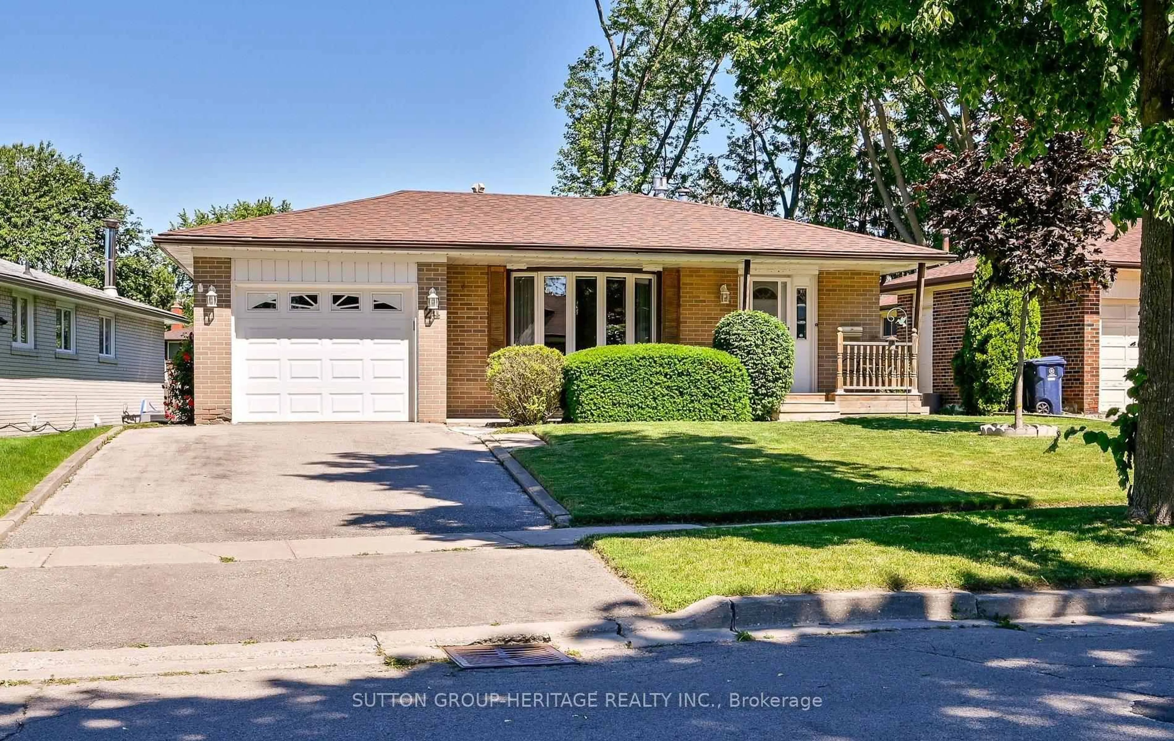 Home with brick exterior material, street for 24 Conference Blvd, Toronto Ontario M1C 2E3