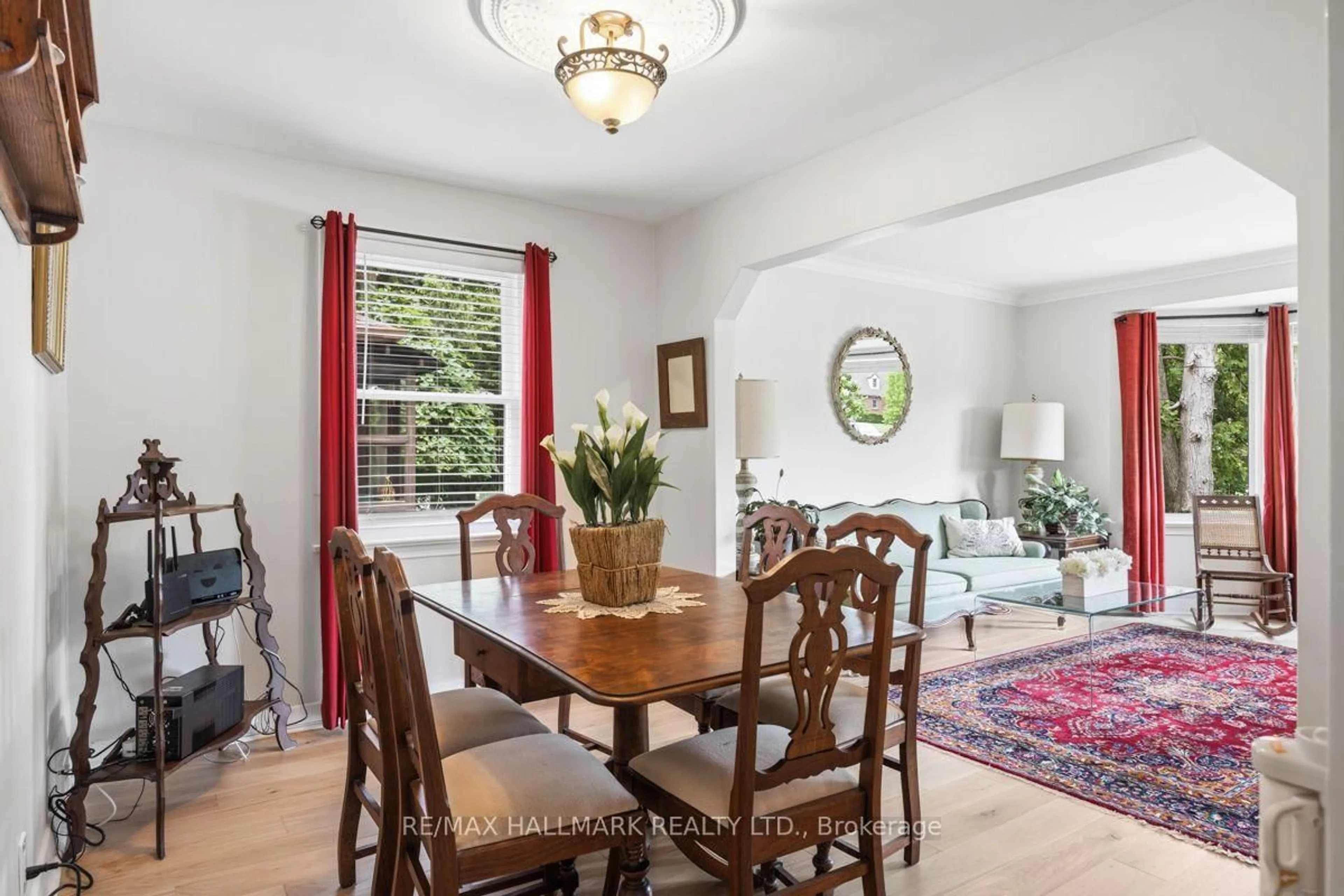 Dining room, wood/laminate floor for 193 Ferris Rd, Toronto Ontario M4B 1H2