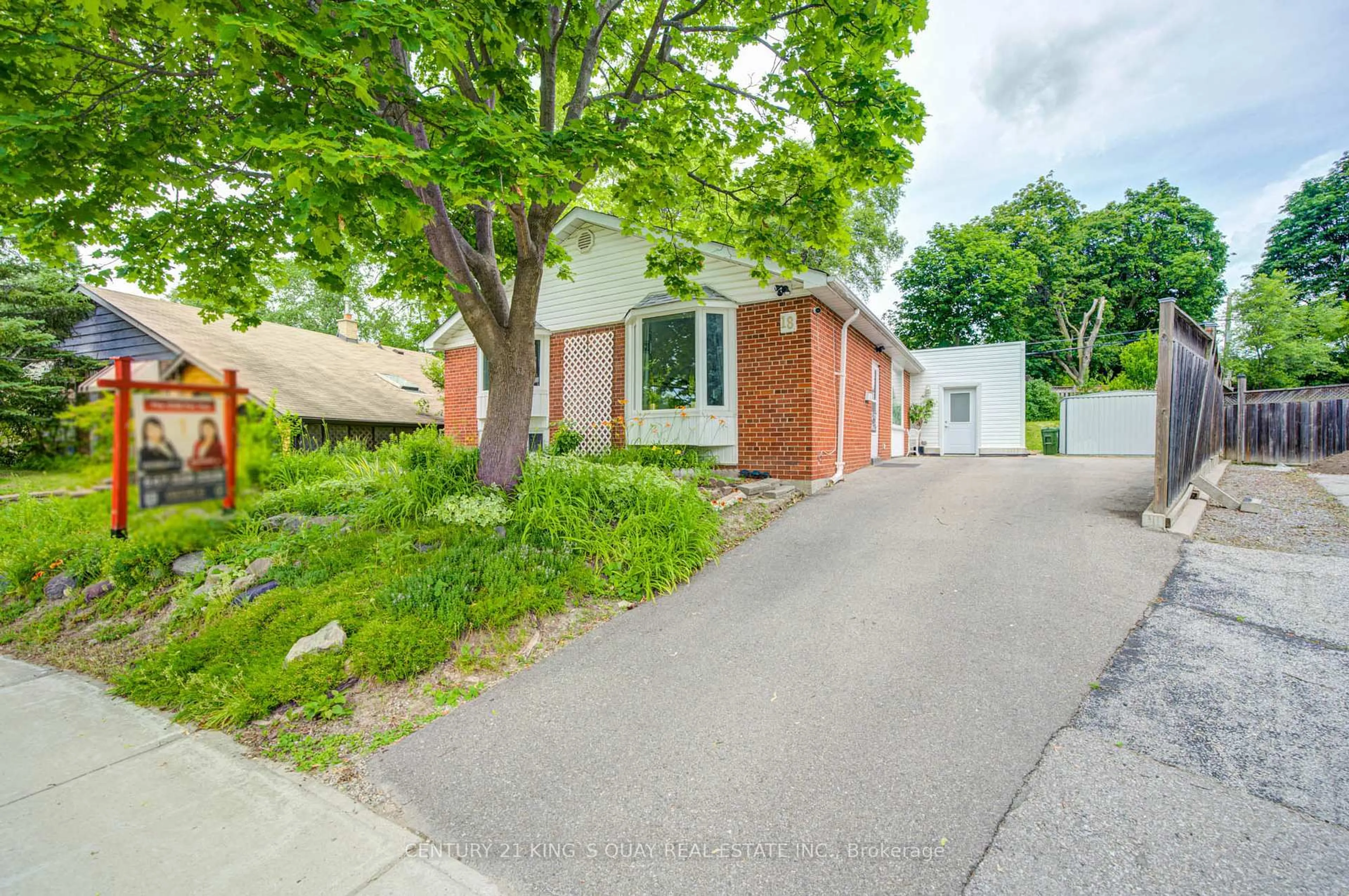 Home with brick exterior material, street for 18 Benhur Cres, Toronto Ontario M1H 1P3