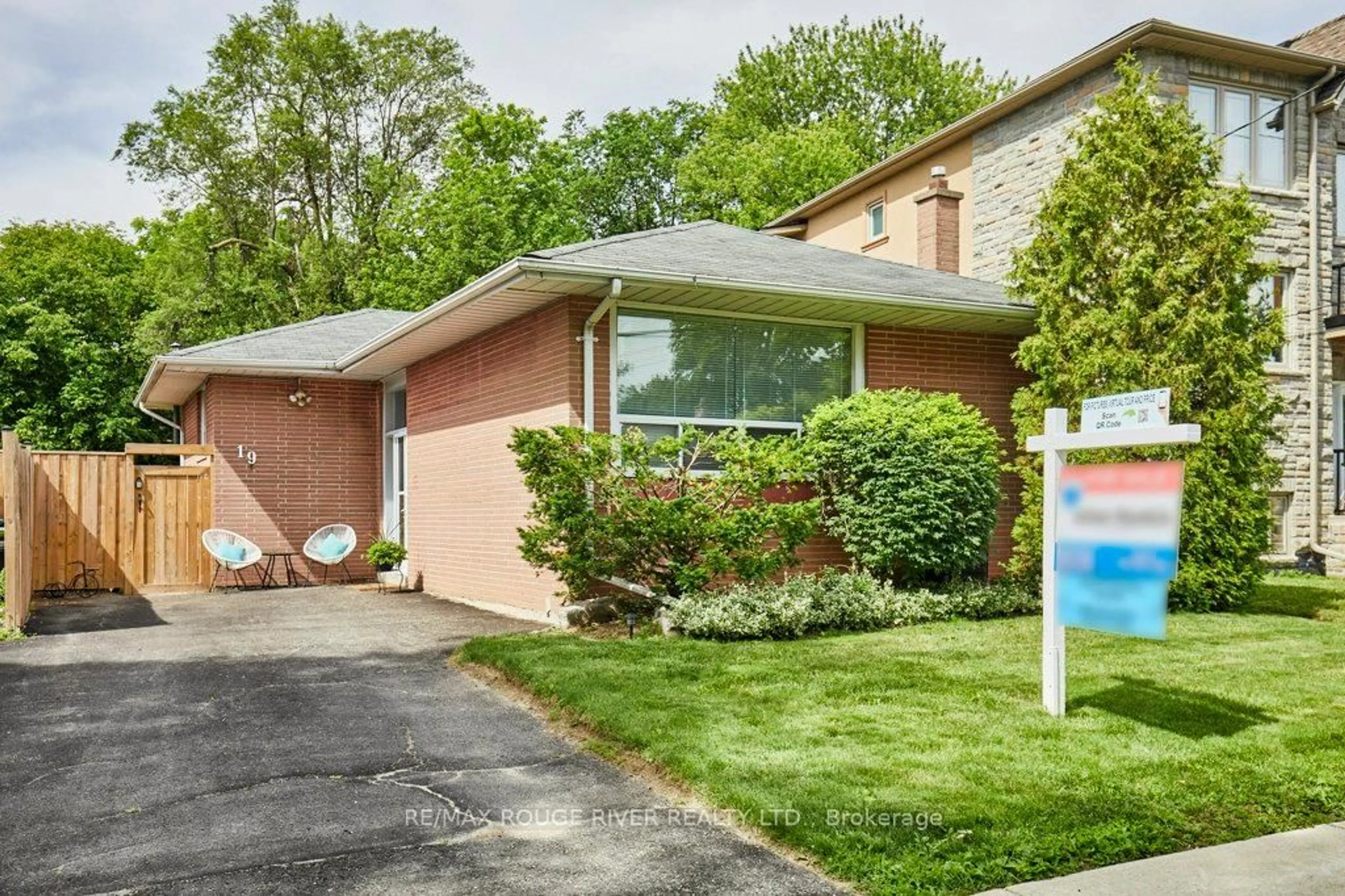 Home with brick exterior material, street for 19 Thornbeck Dr, Toronto Ontario M1G 2J7