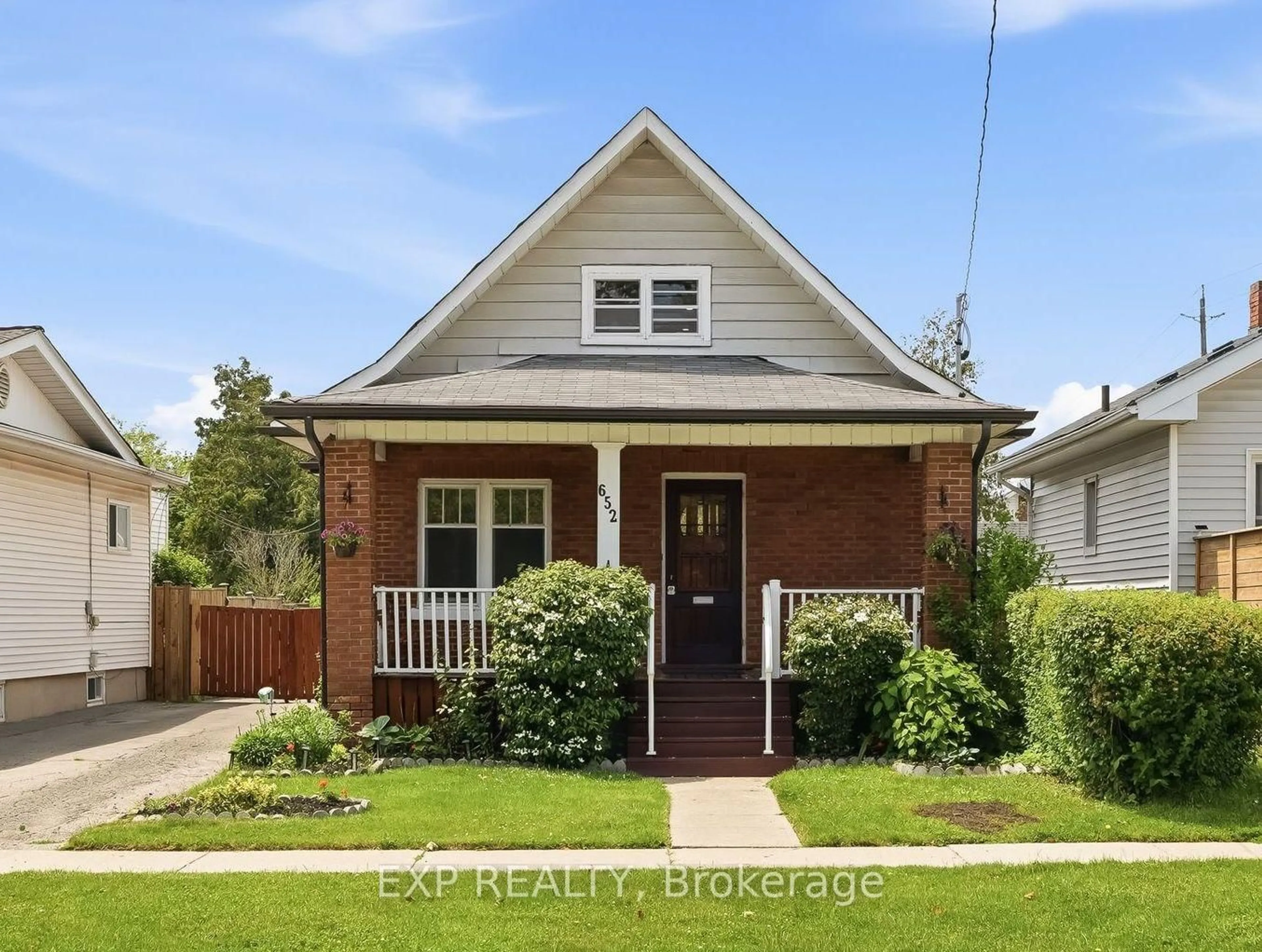 Home with brick exterior material, street for 652 Hortop St, Oshawa Ontario L1G 4N5