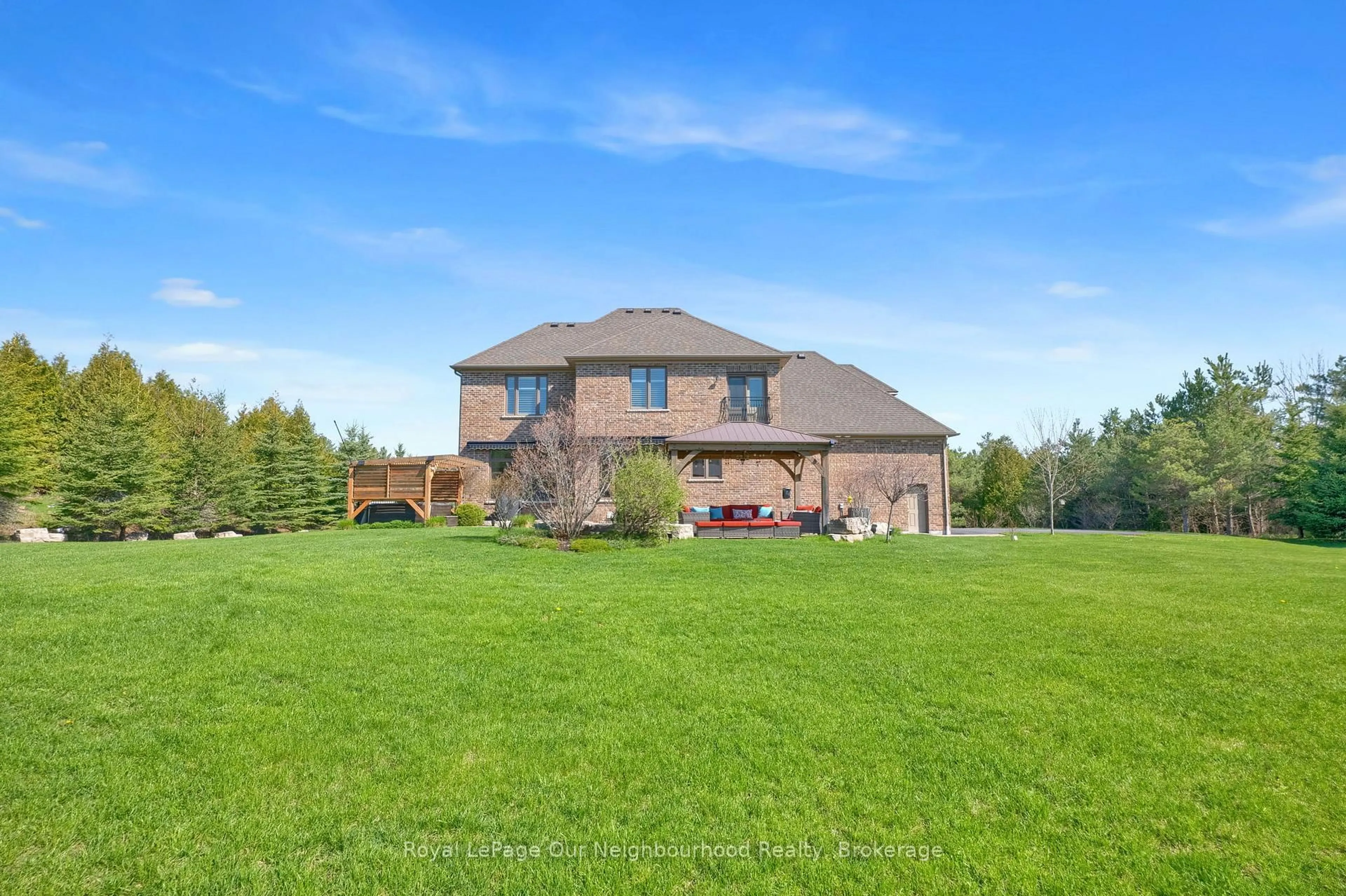 A pic from outside/outdoor area/front of a property/back of a property/a pic from drone, water/lake/river/ocean view for 9 POWERS Crt, Clarington Ontario L0B 1M0